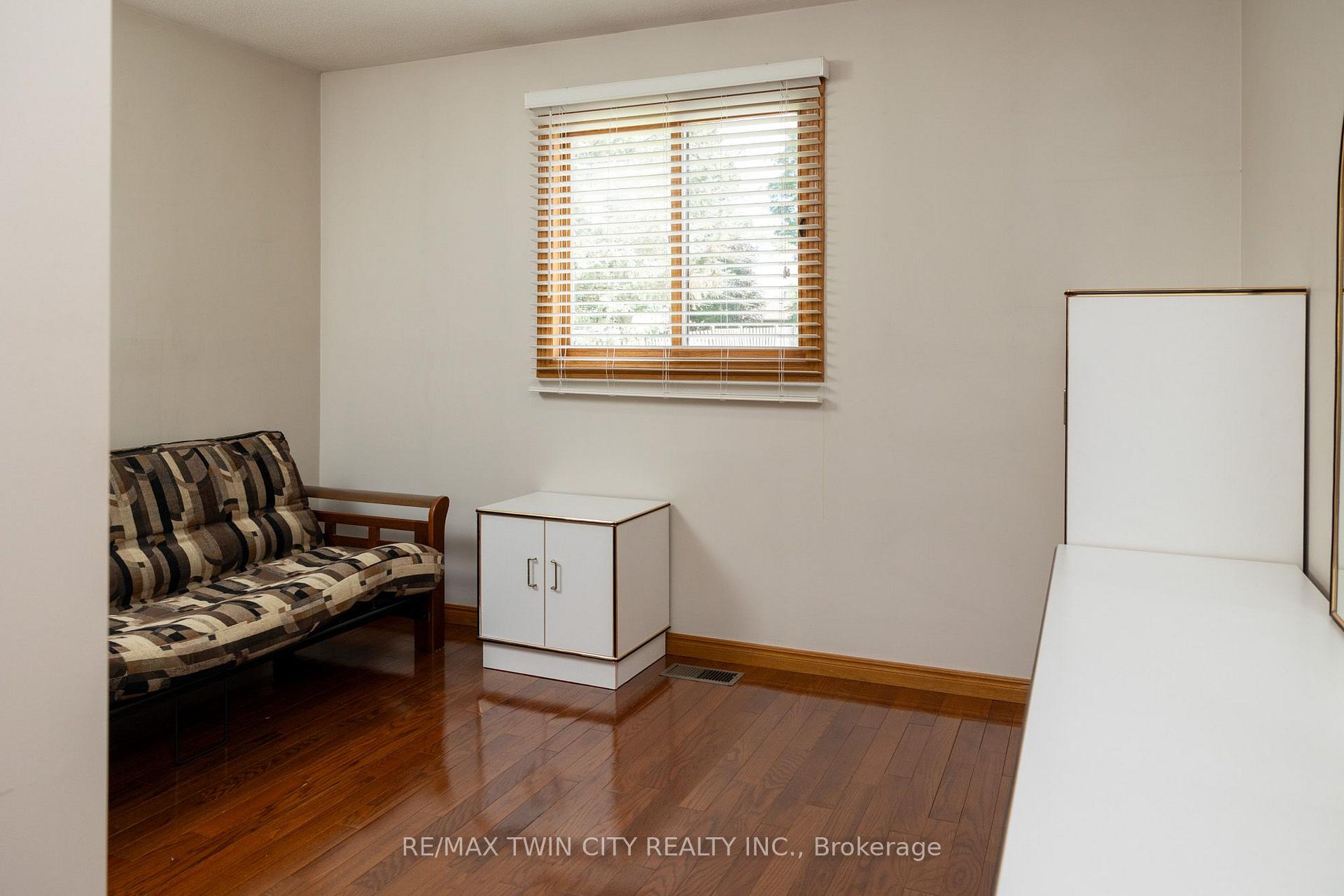 Photo 15 of 13 Forest Drive, Brant, Paris — HOMEH