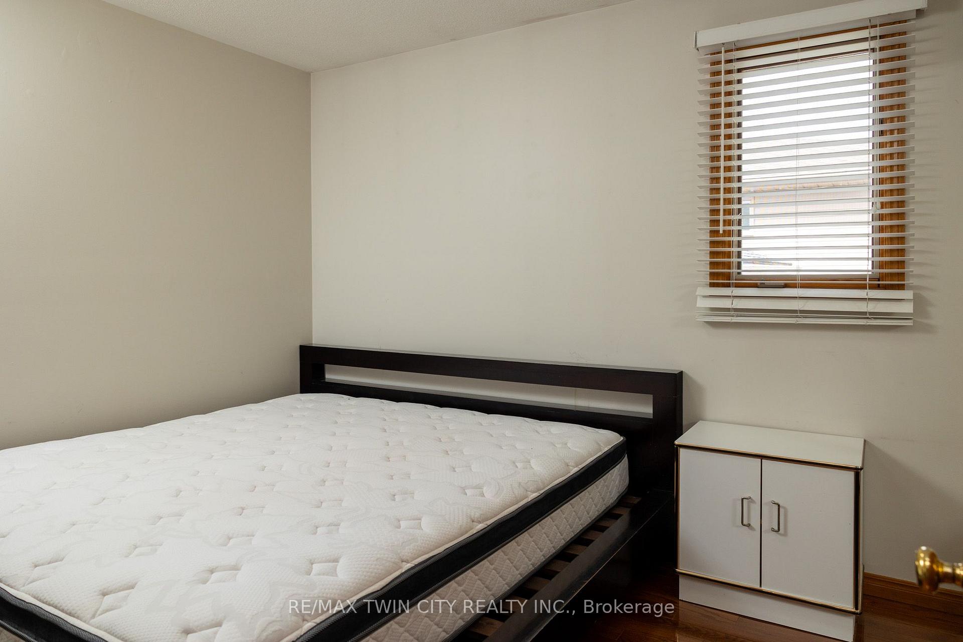 Photo 16 of 13 Forest Drive, Brant, Paris — HOMEH