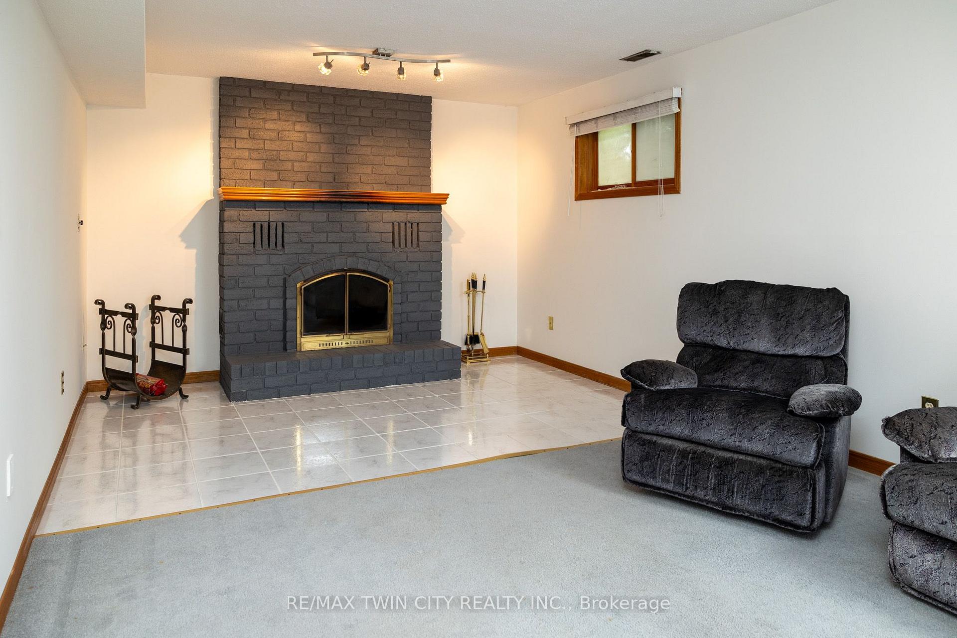 Photo 17 of 13 Forest Drive, Brant, Paris — HOMEH