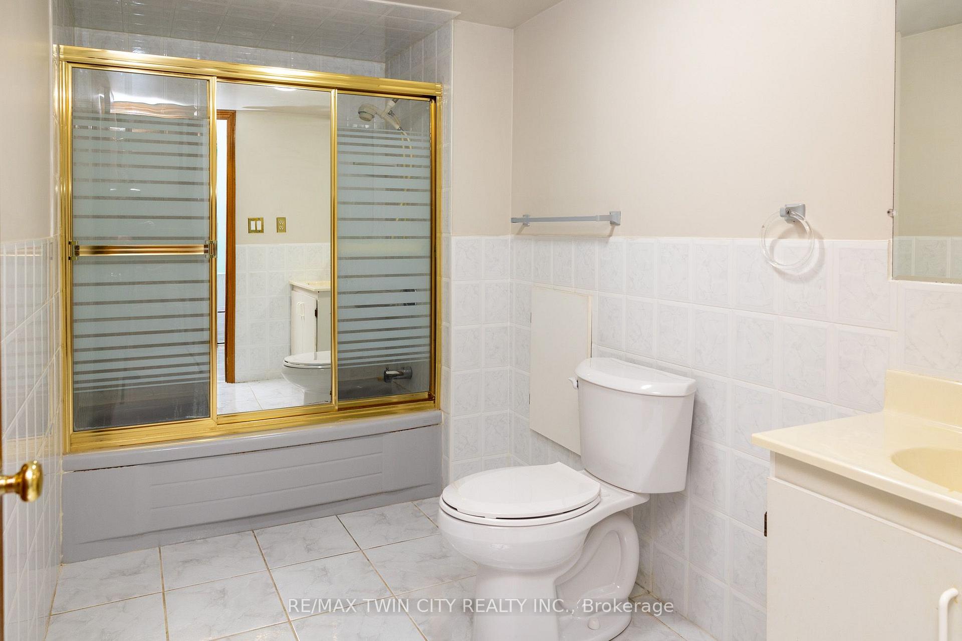 Photo 19 of 13 Forest Drive, Brant, Paris — HOMEH