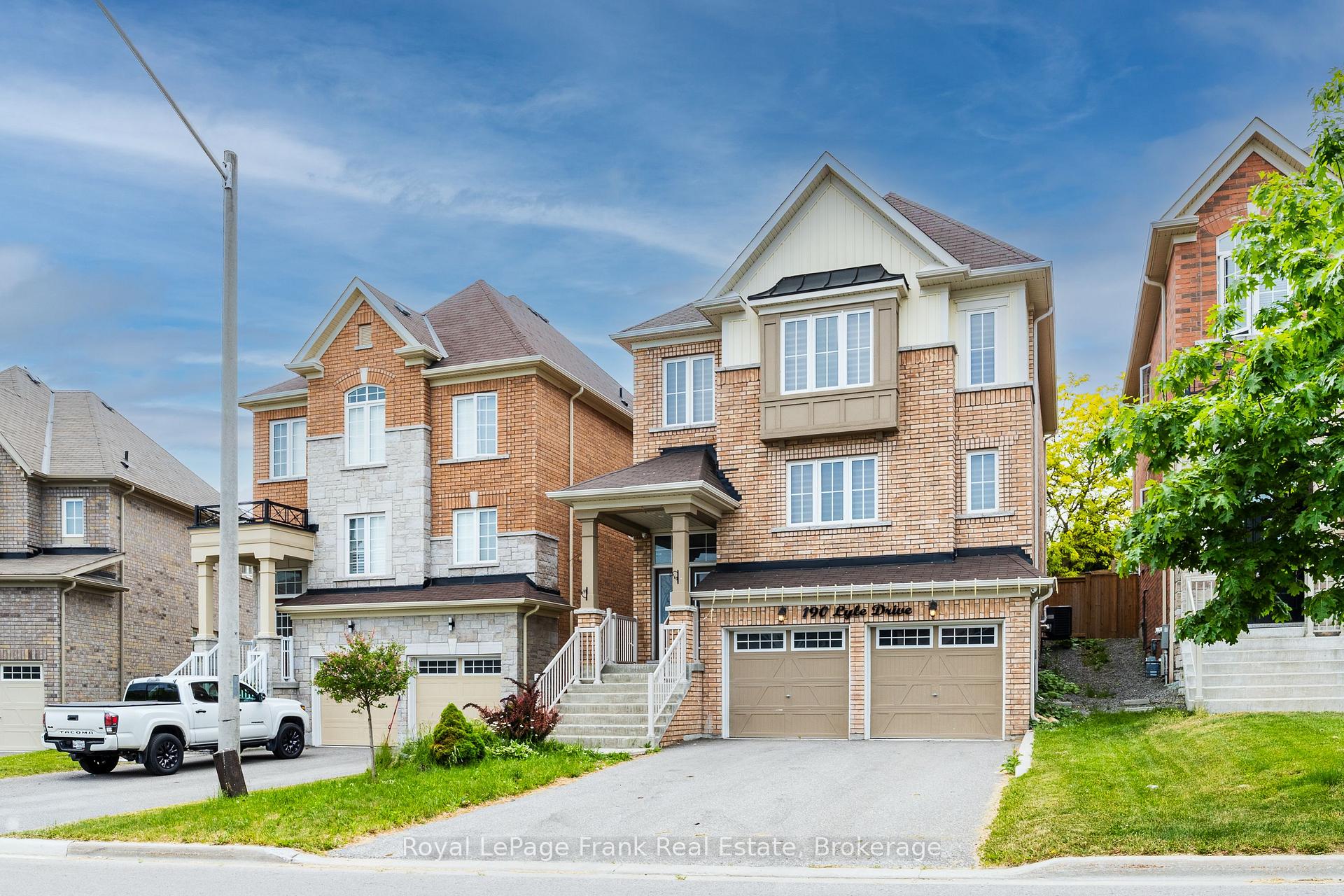 Photo 3 of 190 Lyle Drive, Clarington, Bowmanville — HOMEH