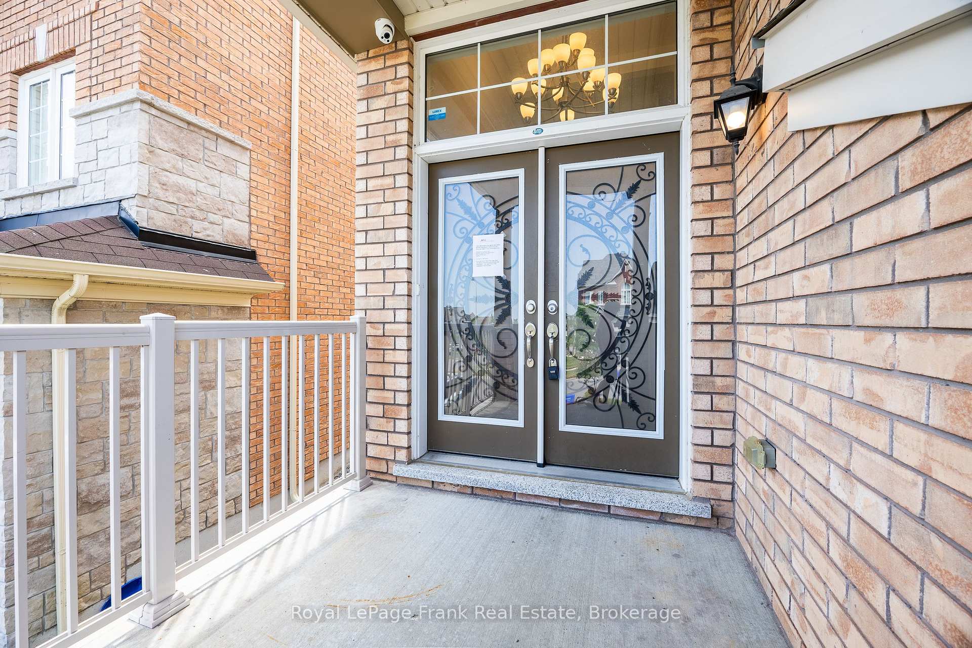 Photo 2 of 190 Lyle Drive, Clarington, Bowmanville — HOMEH