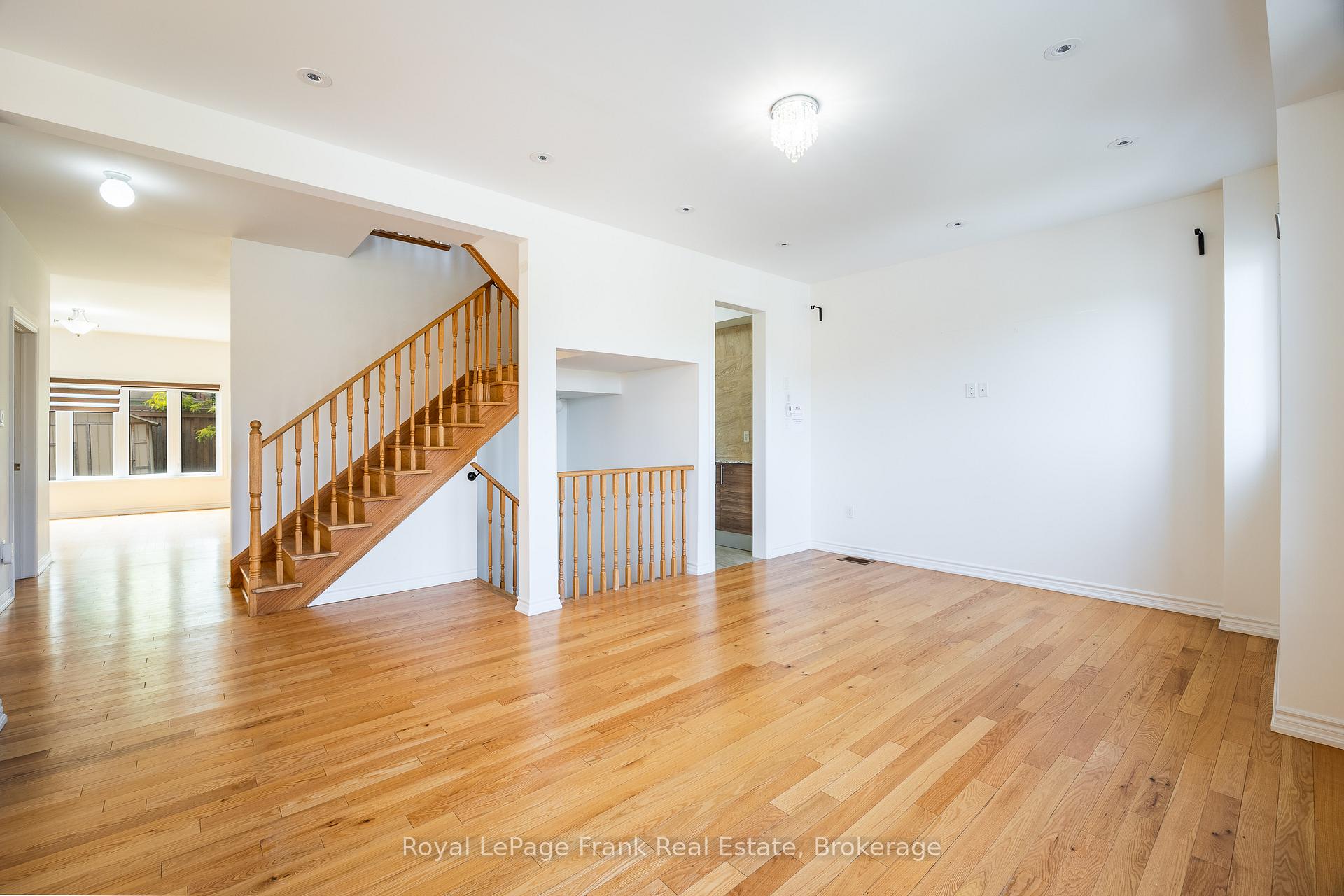 Photo 7 of 190 Lyle Drive, Clarington, Bowmanville — HOMEH