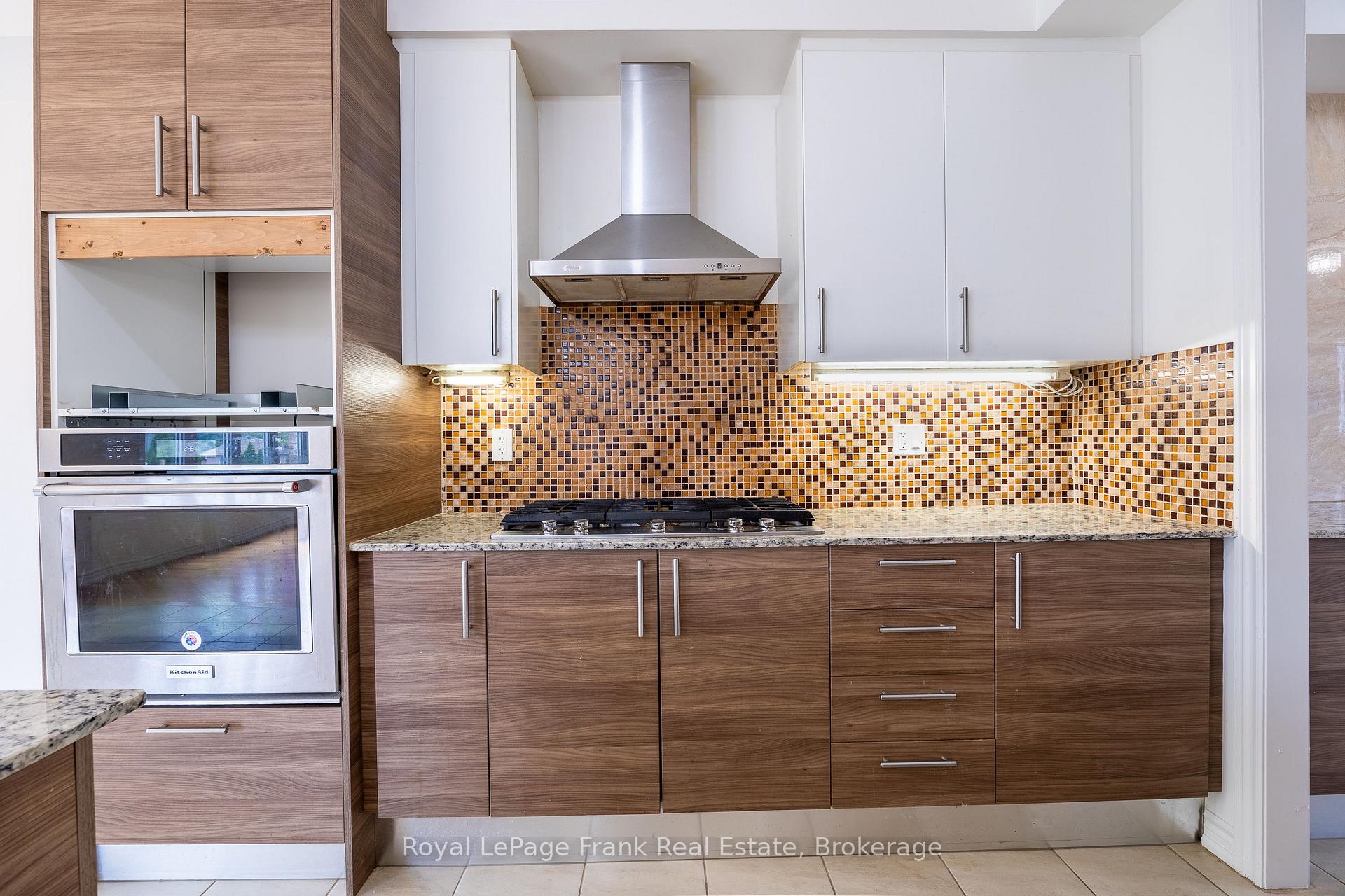 Photo 10 of 190 Lyle Drive, Clarington, Bowmanville — HOMEH