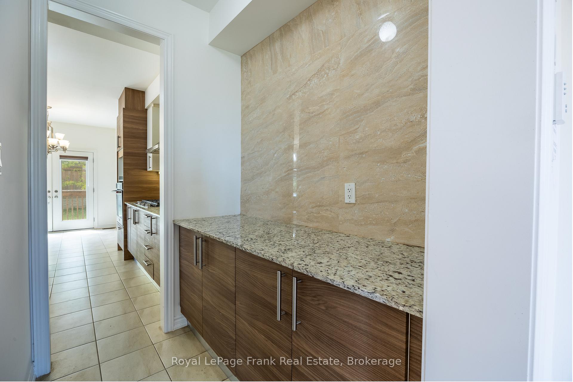 Photo 12 of 190 Lyle Drive, Clarington, Bowmanville — HOMEH