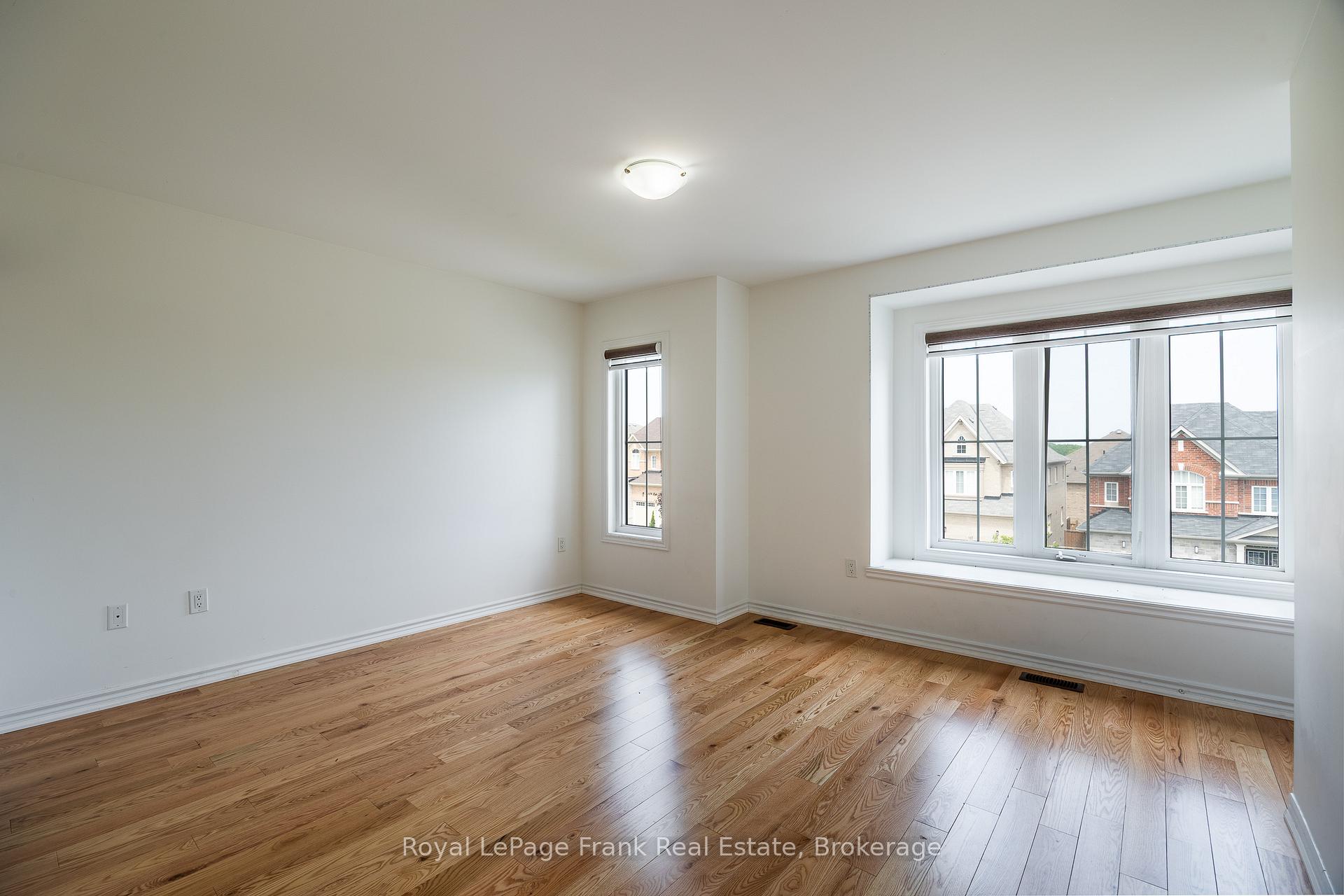 Photo 23 of 190 Lyle Drive, Clarington, Bowmanville — HOMEH