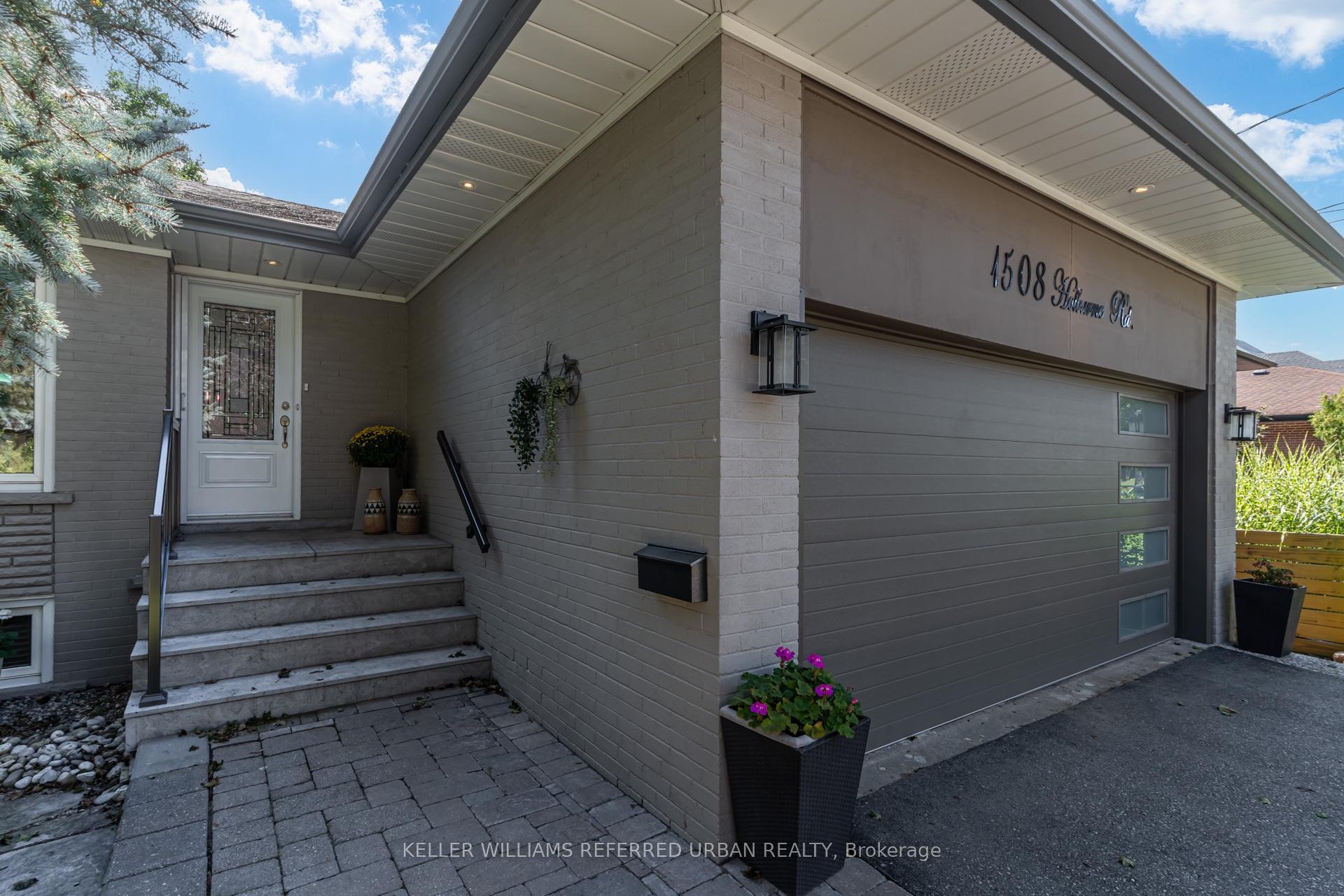 Photo 2 of 1508 Holburne Road, Mississauga, Lakeview — HOMEH