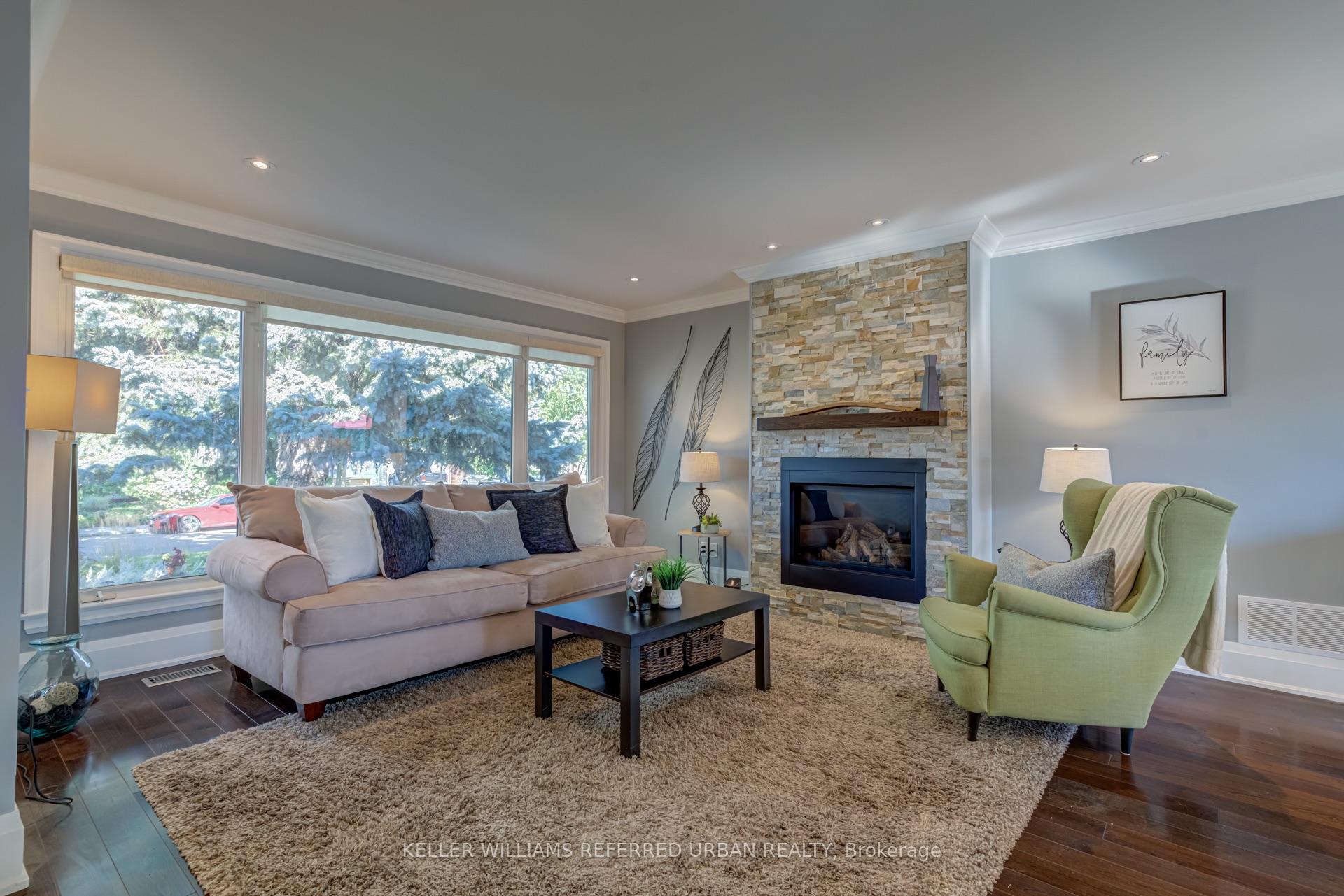 Photo 3 of 1508 Holburne Road, Mississauga, Lakeview — HOMEH