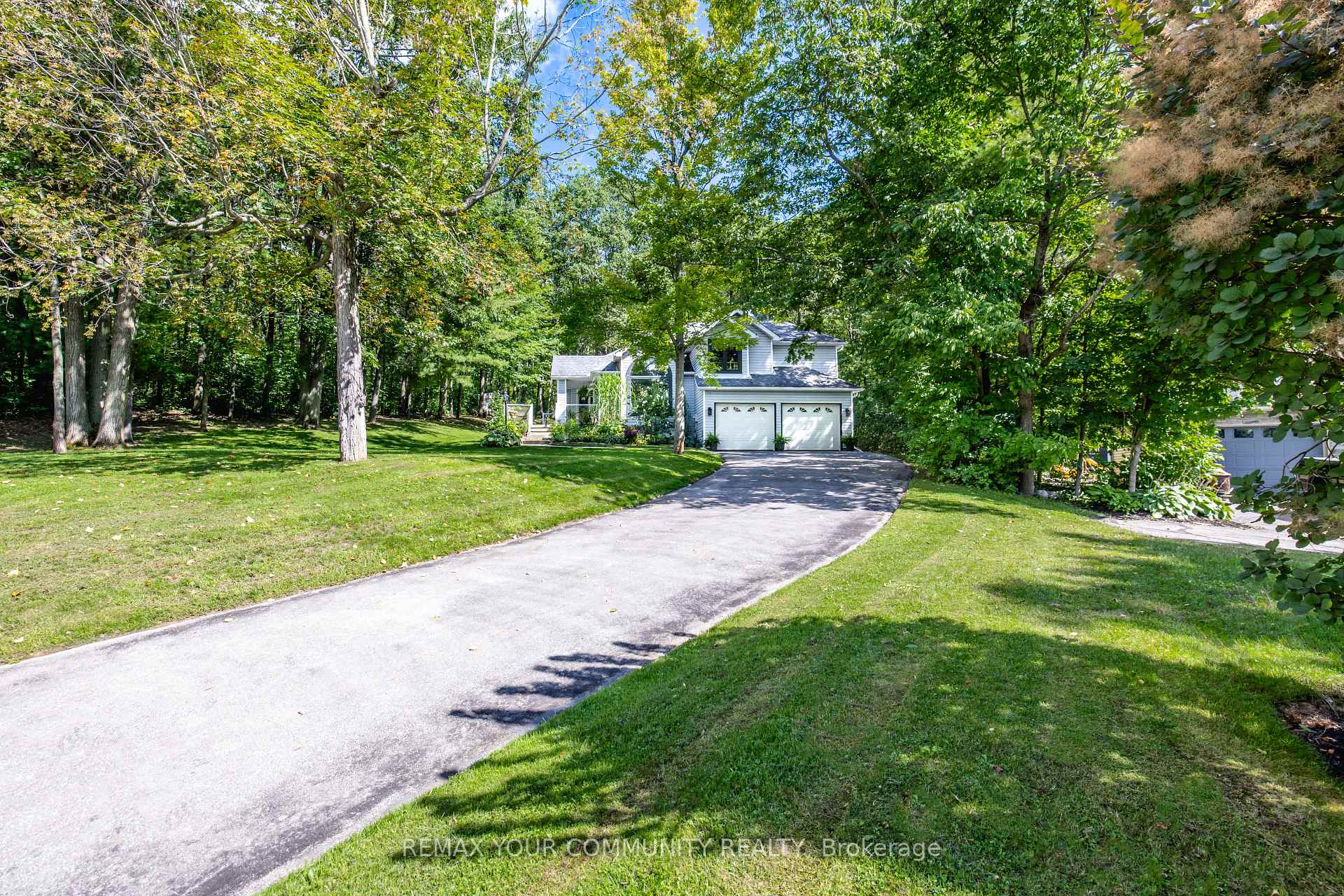 Photo 3 of 321 Miller Drive, Barrie, Edgehill Drive — HOMEH