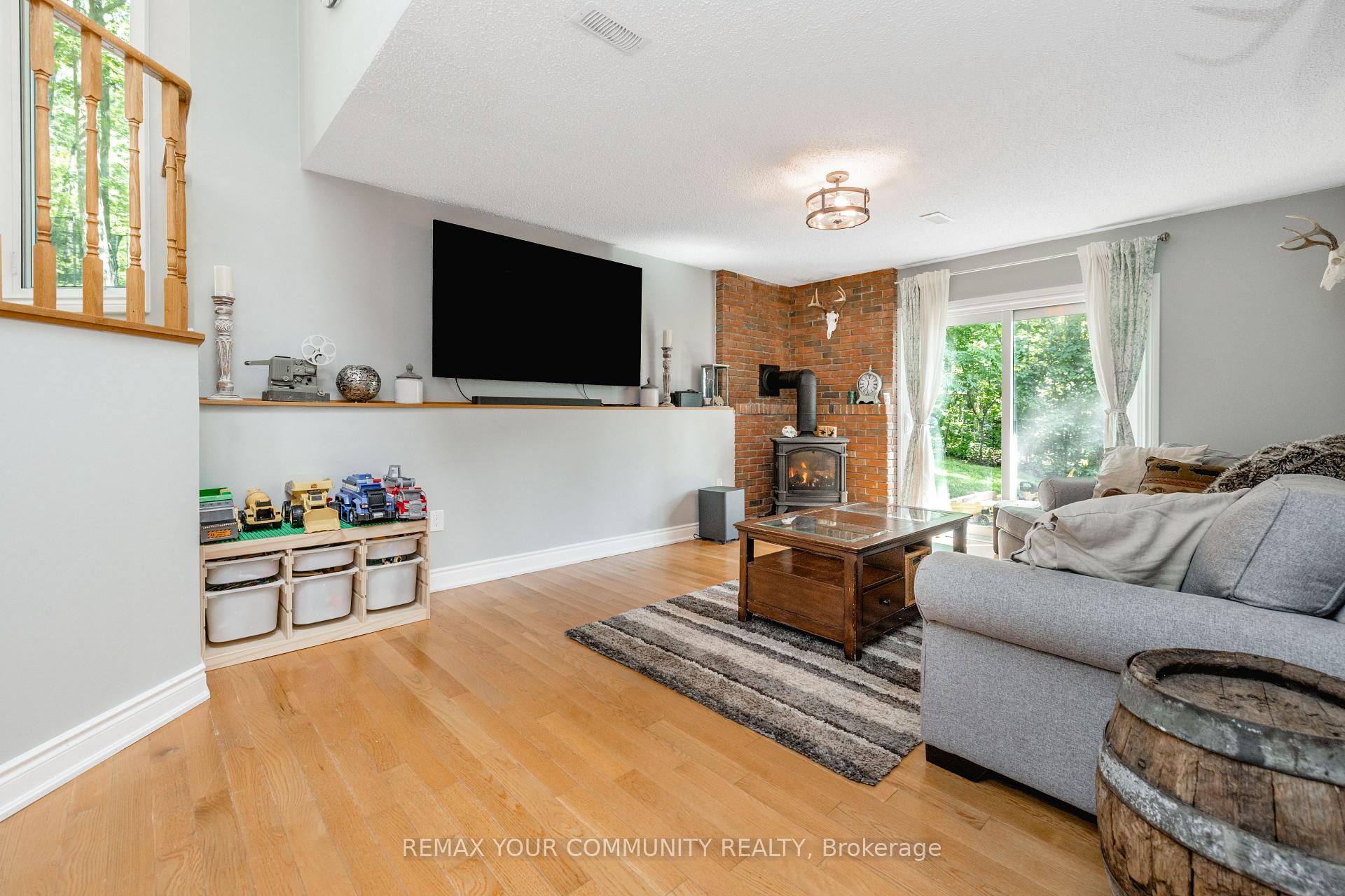 Photo 26 of 321 Miller Drive, Barrie, Edgehill Drive — HOMEH