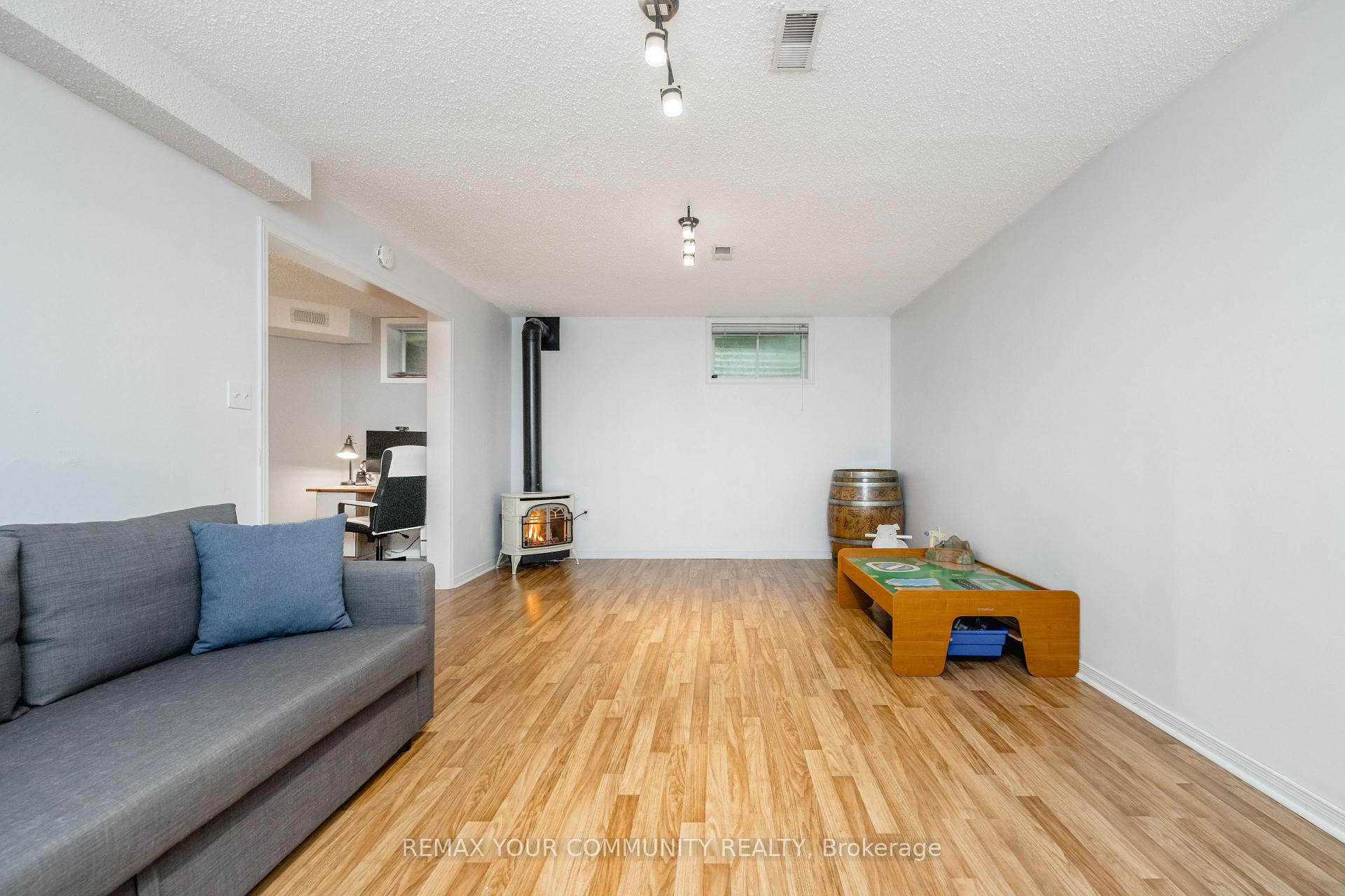 Photo 35 of 321 Miller Drive, Barrie, Edgehill Drive — HOMEH