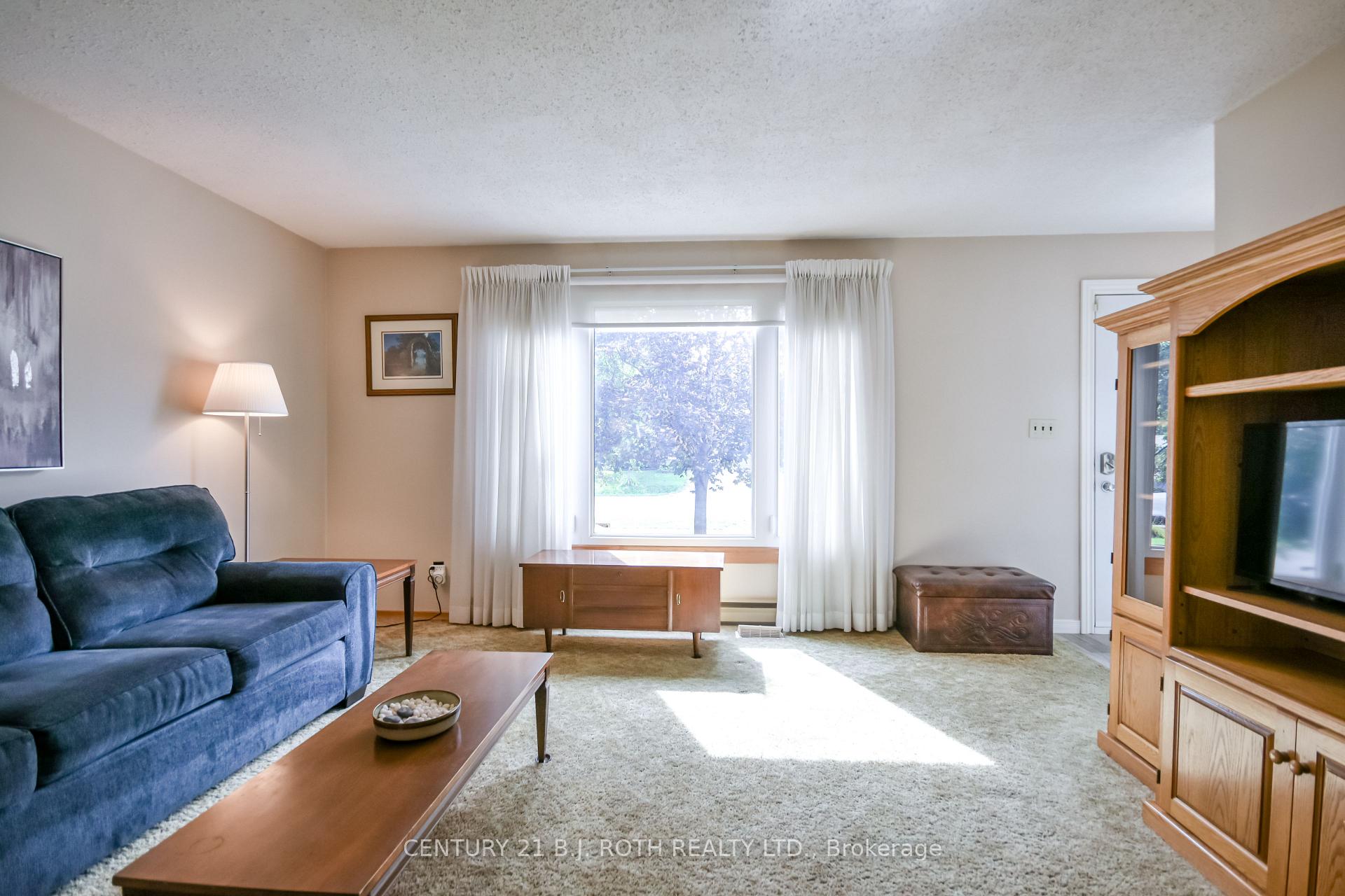 Photo 5 of 380 Mary Street, Orillia — HOMEH