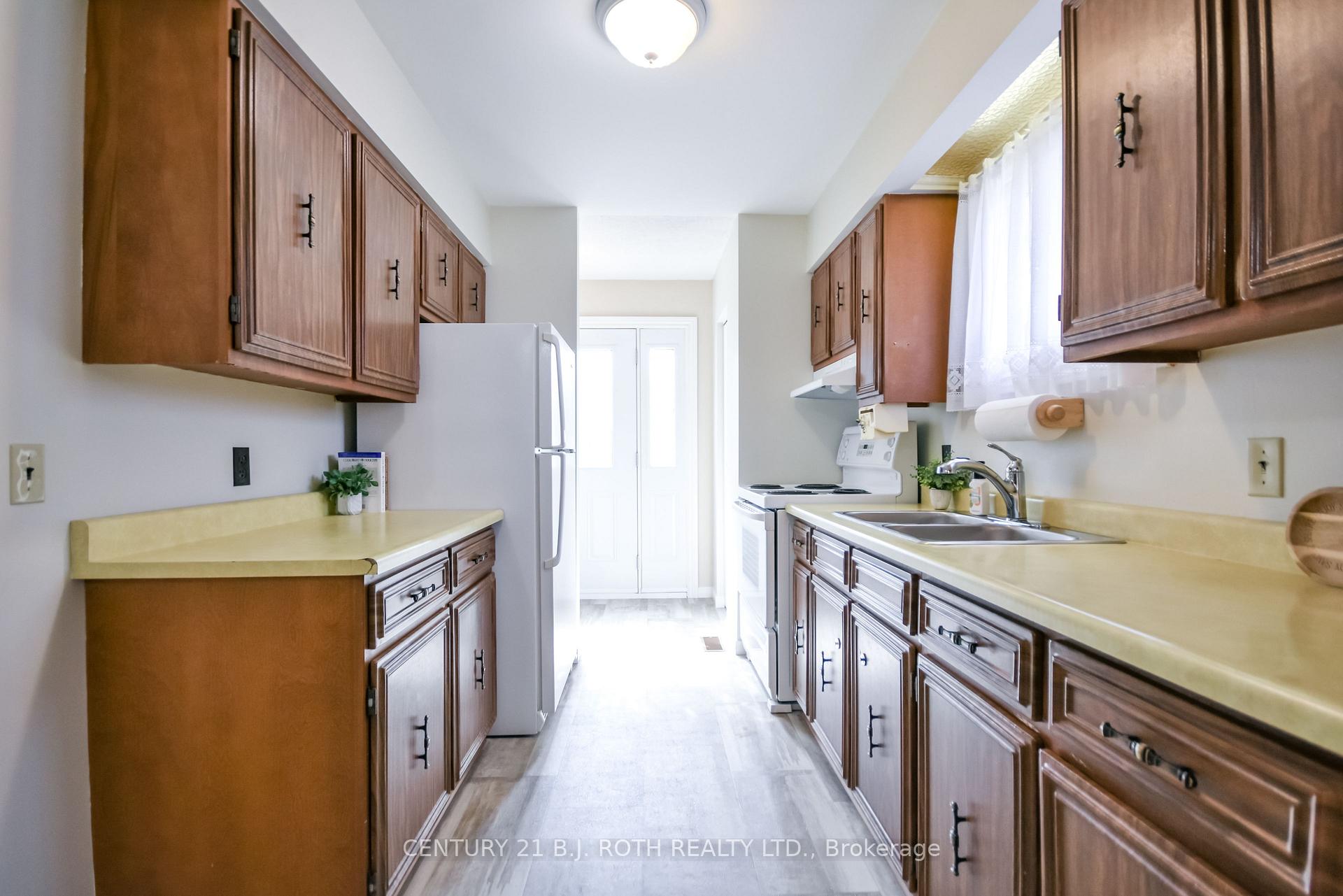 Photo 7 of 380 Mary Street, Orillia — HOMEH
