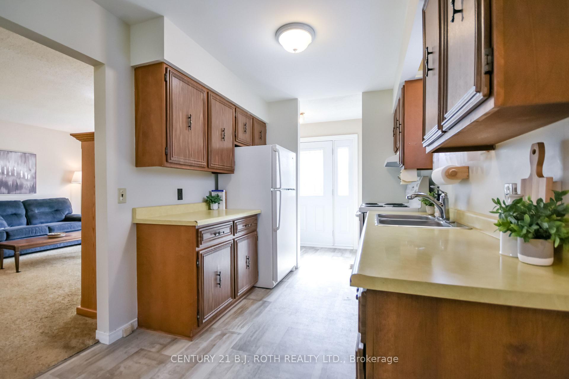 Photo 9 of 380 Mary Street, Orillia — HOMEH