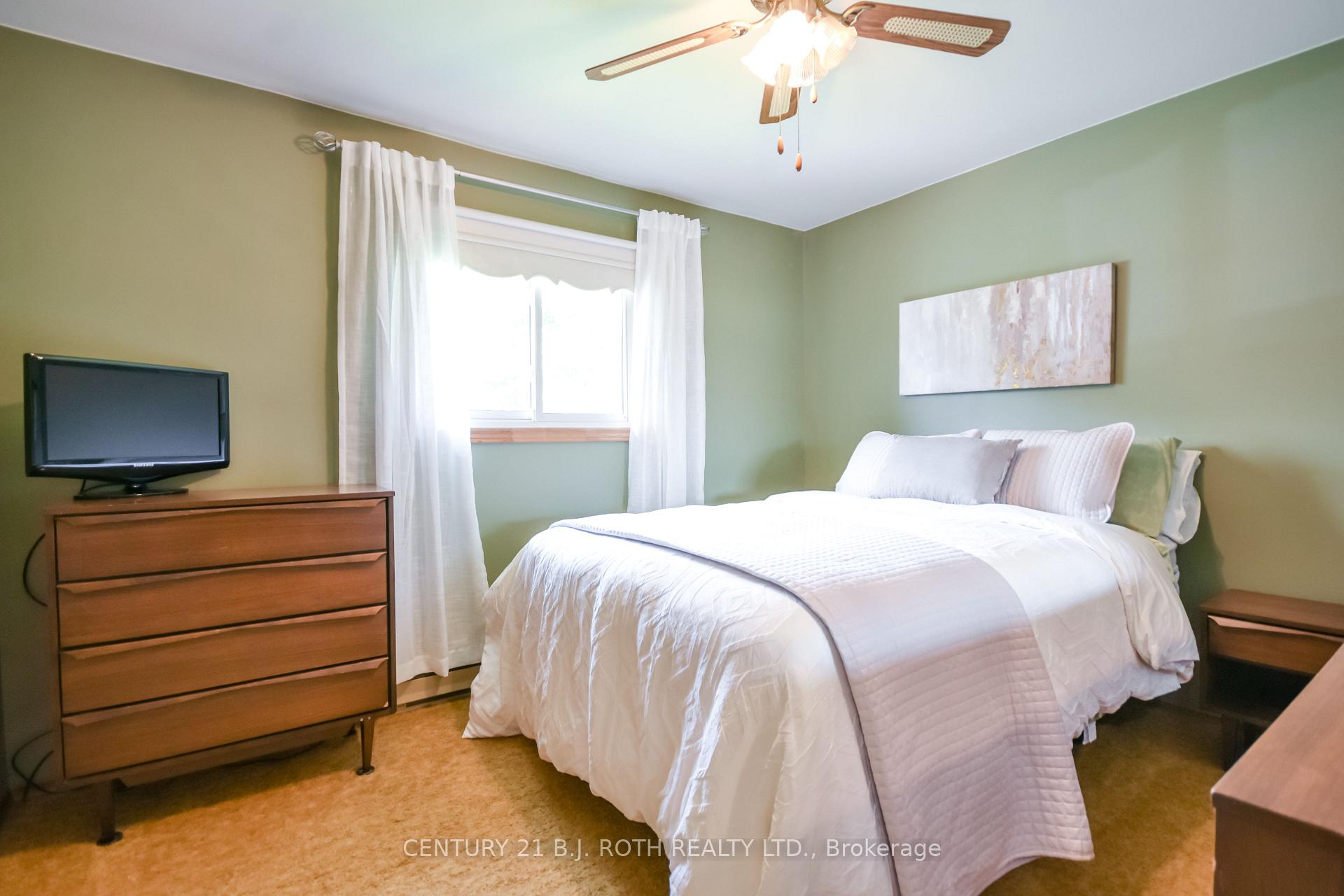 Photo 13 of 380 Mary Street, Orillia — HOMEH