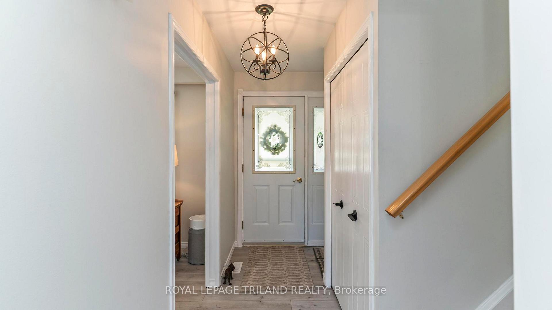 Photo 5 of 7 Stirling Crescent, St. Thomas — HOMEH