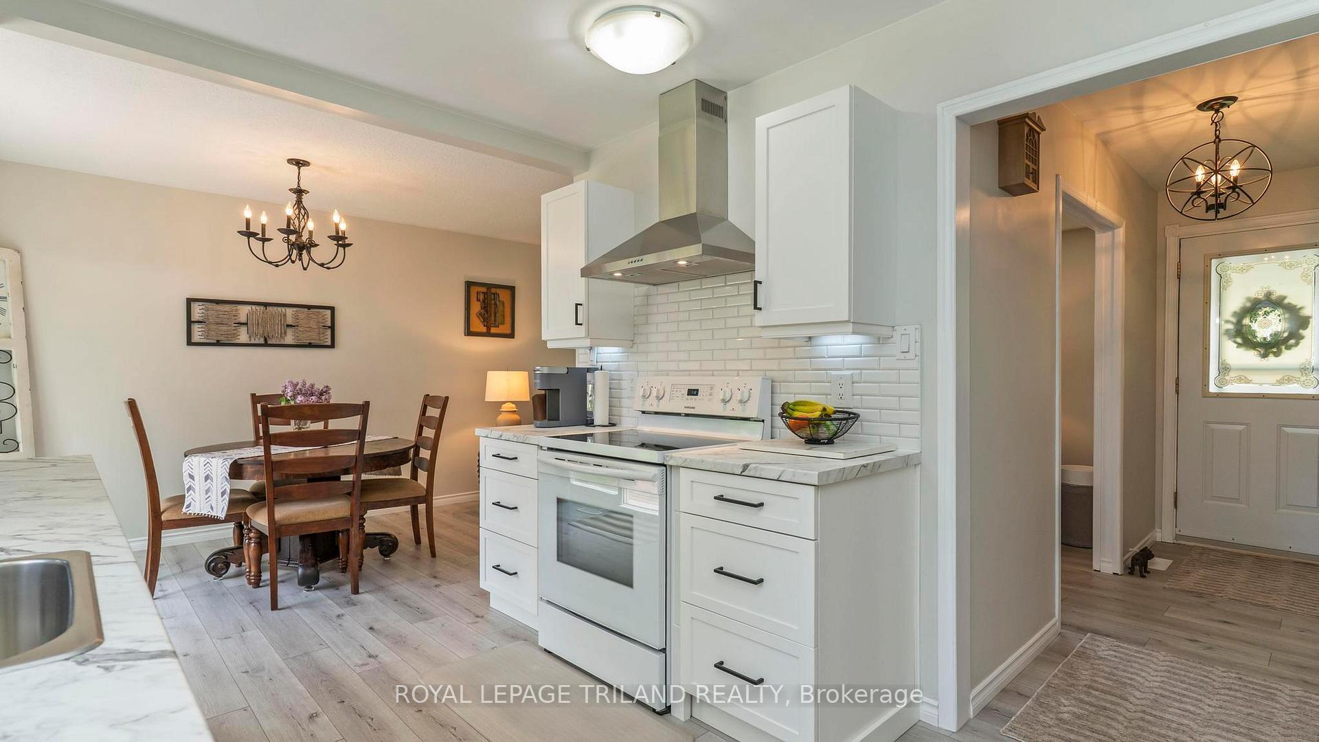 Photo 14 of 7 Stirling Crescent, St. Thomas — HOMEH