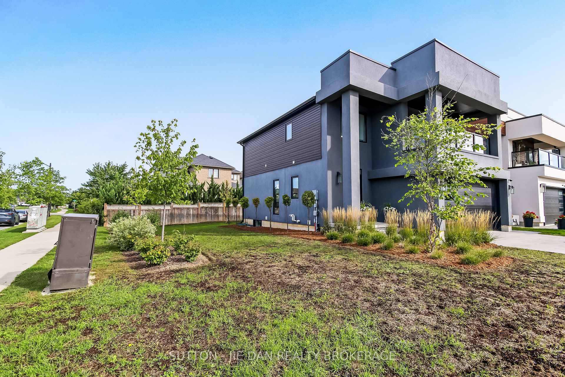 Photo 38 of Unit 2, 1820 Canvas Way, London, North B — HOMEH