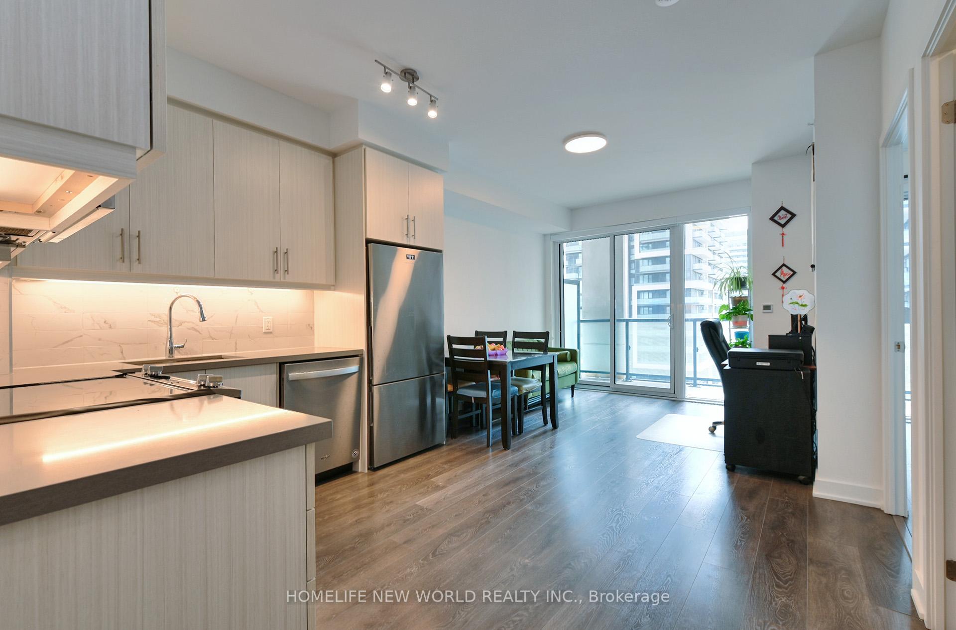 Photo 4 of Unit 811, 85 Oneida Crescent, Richmond Hill, Langstaff — HOMEH