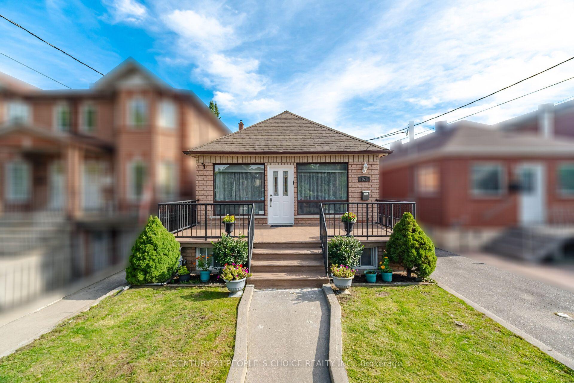 Photo 2 of 161 Northland Avenue, Toronto, Rockcliffe-Smythe — HOMEH