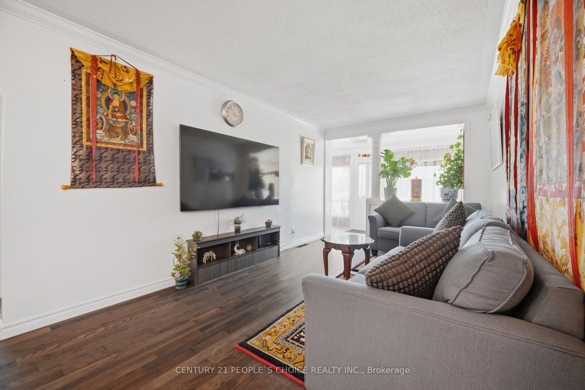 Photo 13 of 161 Northland Avenue, Toronto, Rockcliffe-Smythe — HOMEH