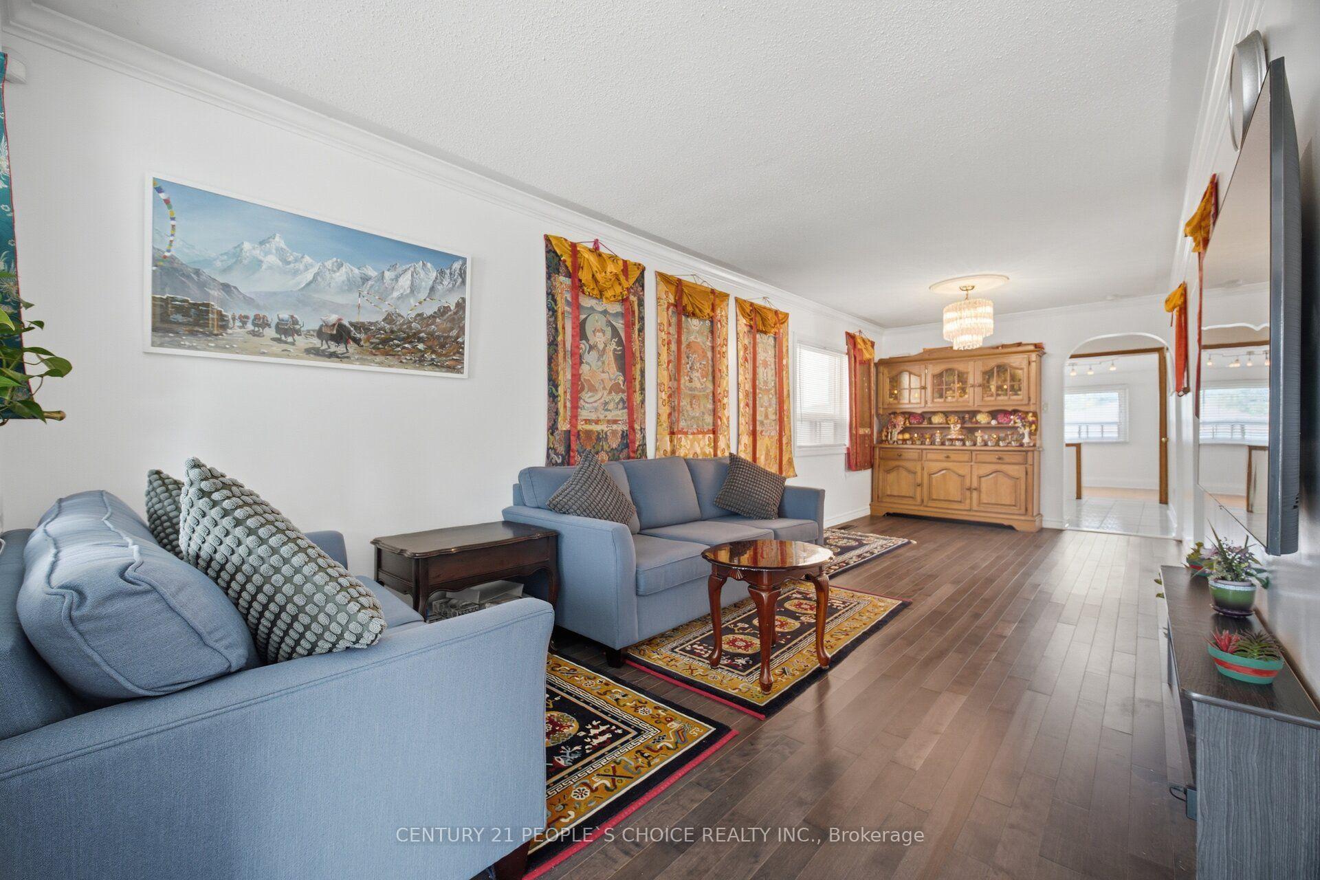 Photo 14 of 161 Northland Avenue, Toronto, Rockcliffe-Smythe — HOMEH