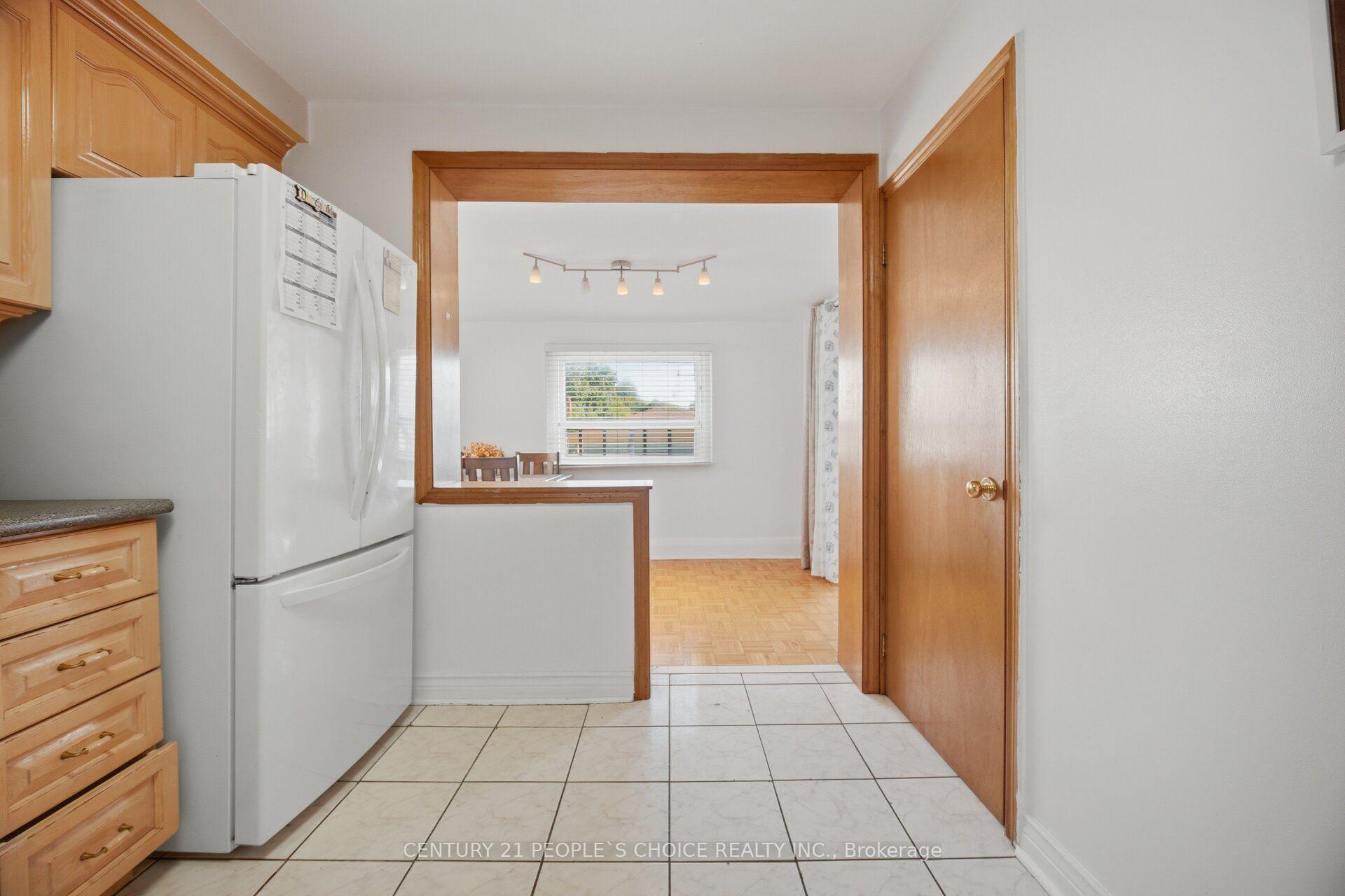 Photo 21 of 161 Northland Avenue, Toronto, Rockcliffe-Smythe — HOMEH