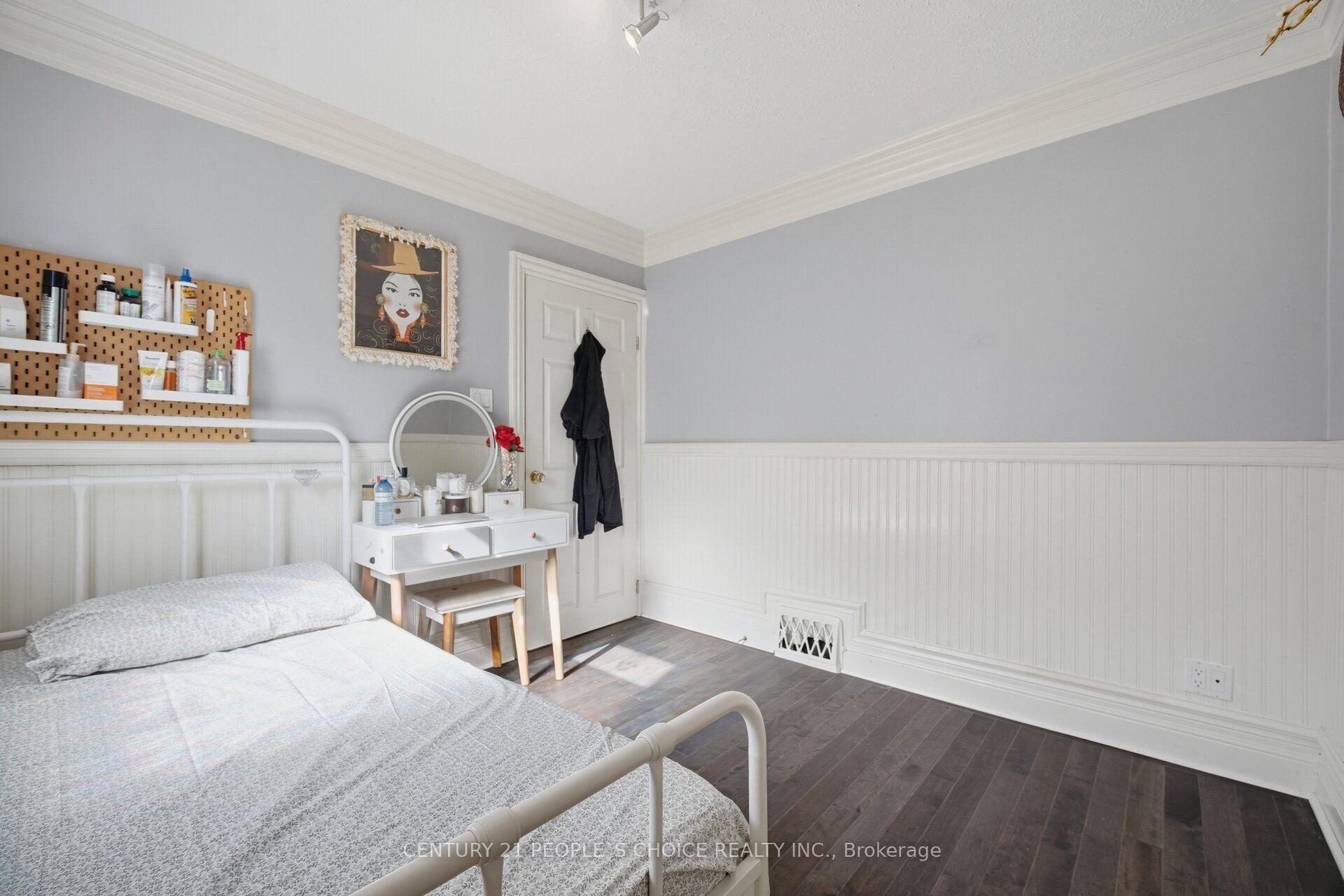 Photo 28 of 161 Northland Avenue, Toronto, Rockcliffe-Smythe — HOMEH