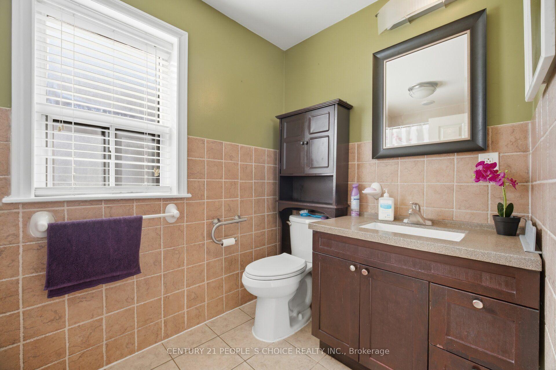 Photo 29 of 161 Northland Avenue, Toronto, Rockcliffe-Smythe — HOMEH