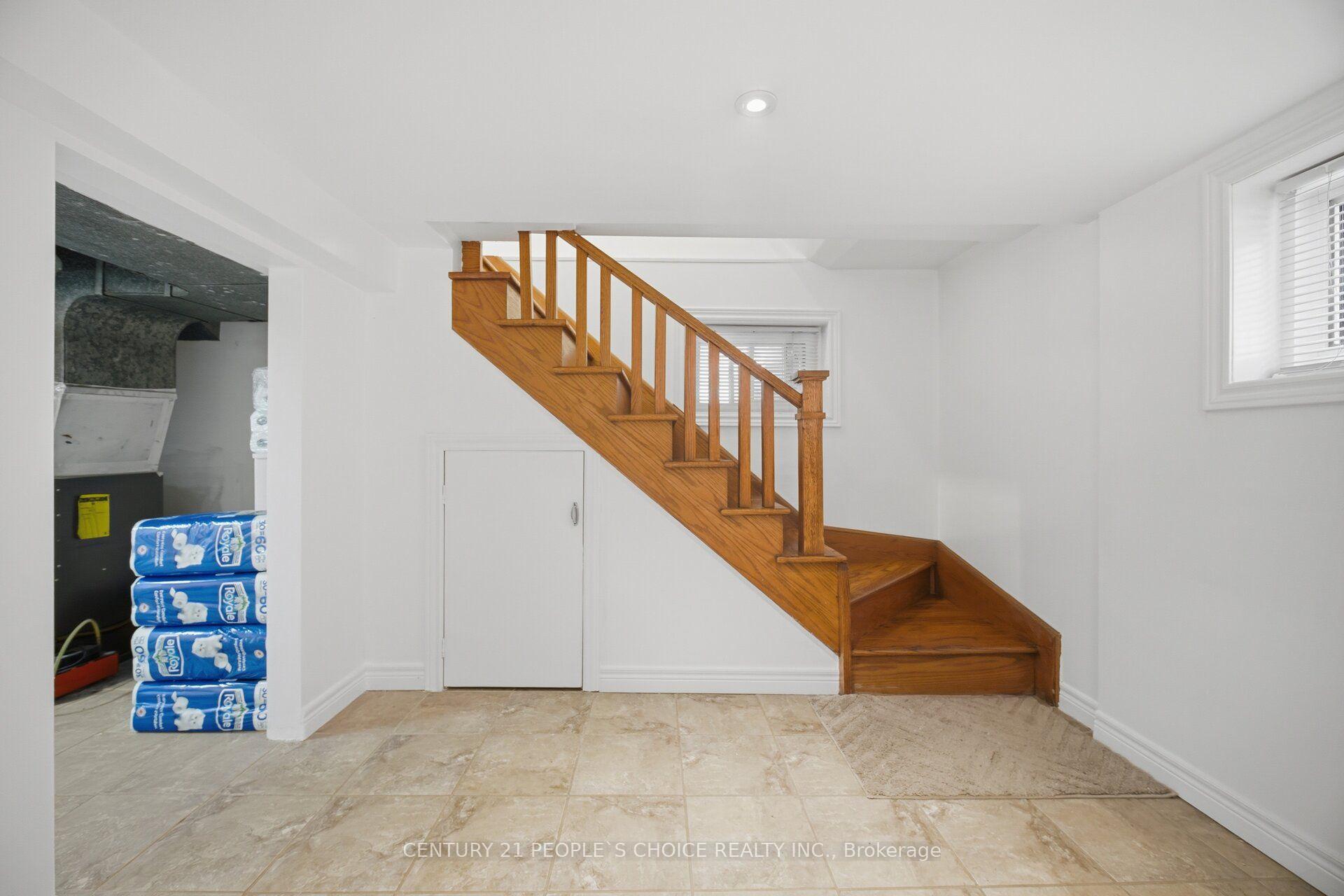 Photo 32 of 161 Northland Avenue, Toronto, Rockcliffe-Smythe — HOMEH