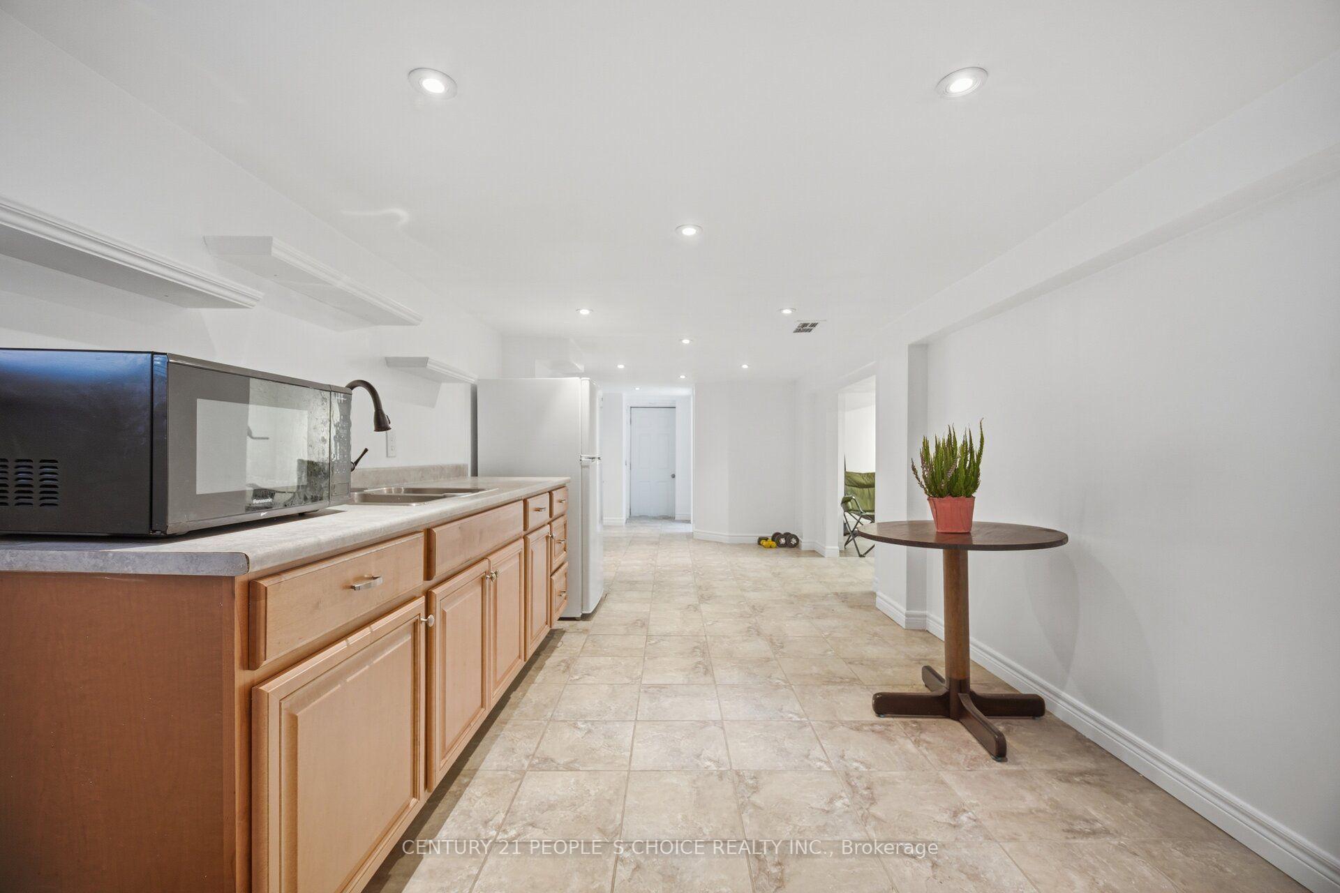 Photo 35 of 161 Northland Avenue, Toronto, Rockcliffe-Smythe — HOMEH