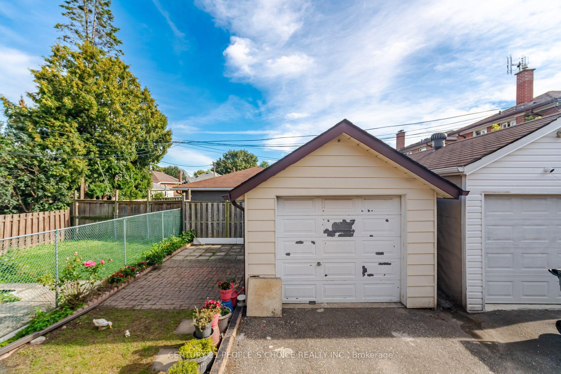 Photo 46 of 161 Northland Avenue, Toronto, Rockcliffe-Smythe — HOMEH