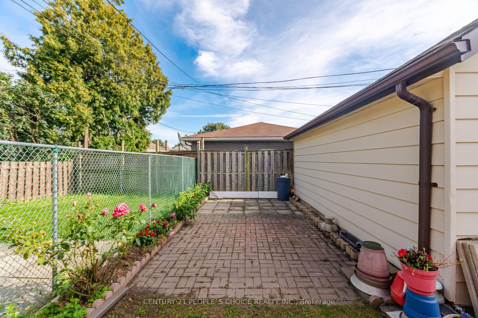 Photo 48 of 161 Northland Avenue, Toronto, Rockcliffe-Smythe — HOMEH