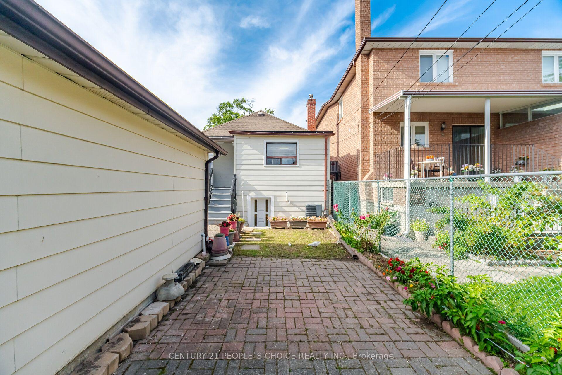 Photo 50 of 161 Northland Avenue, Toronto, Rockcliffe-Smythe — HOMEH