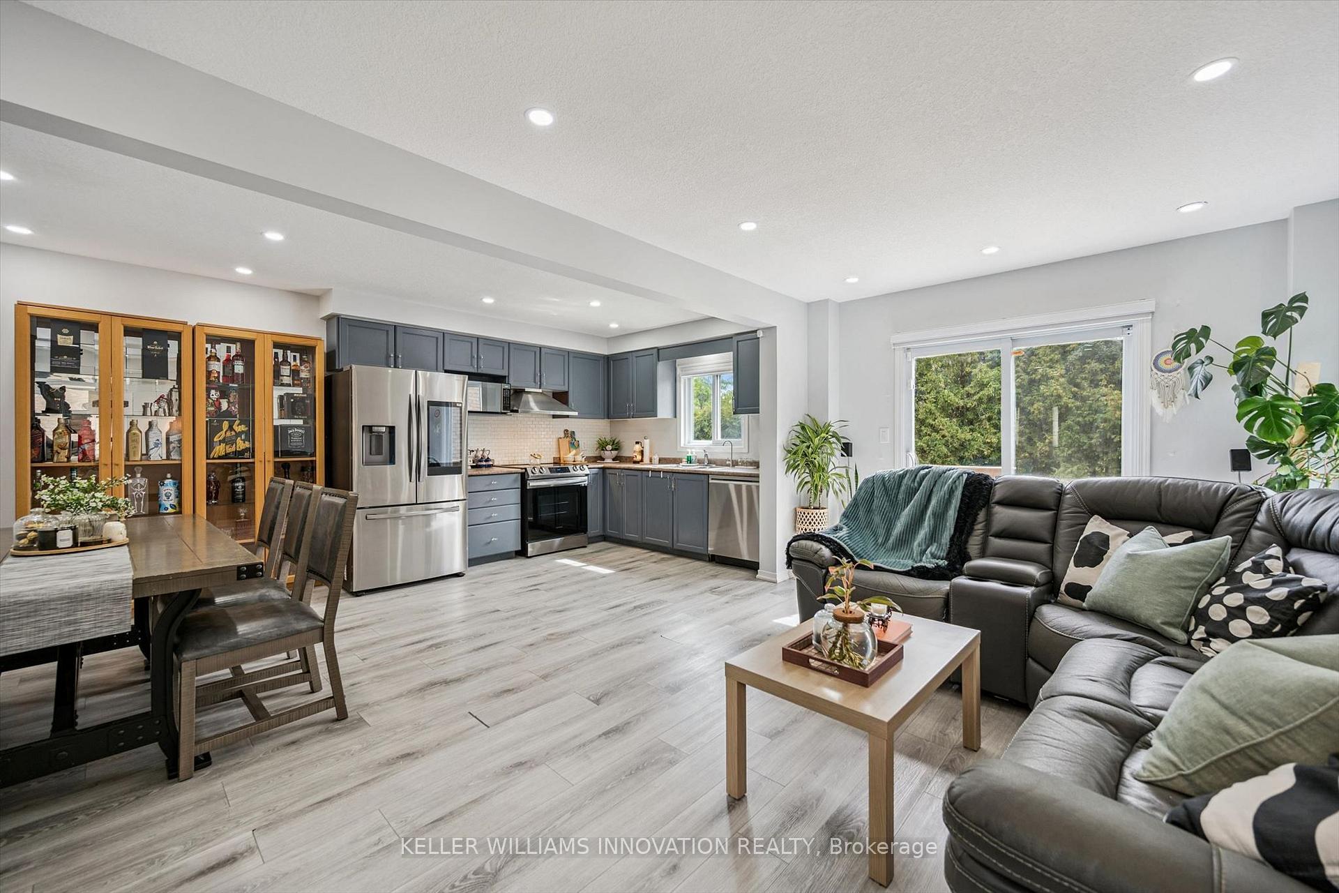 Photo 3 of 81 Windale Crescent, Kitchener, Forest Hill — HOMEH