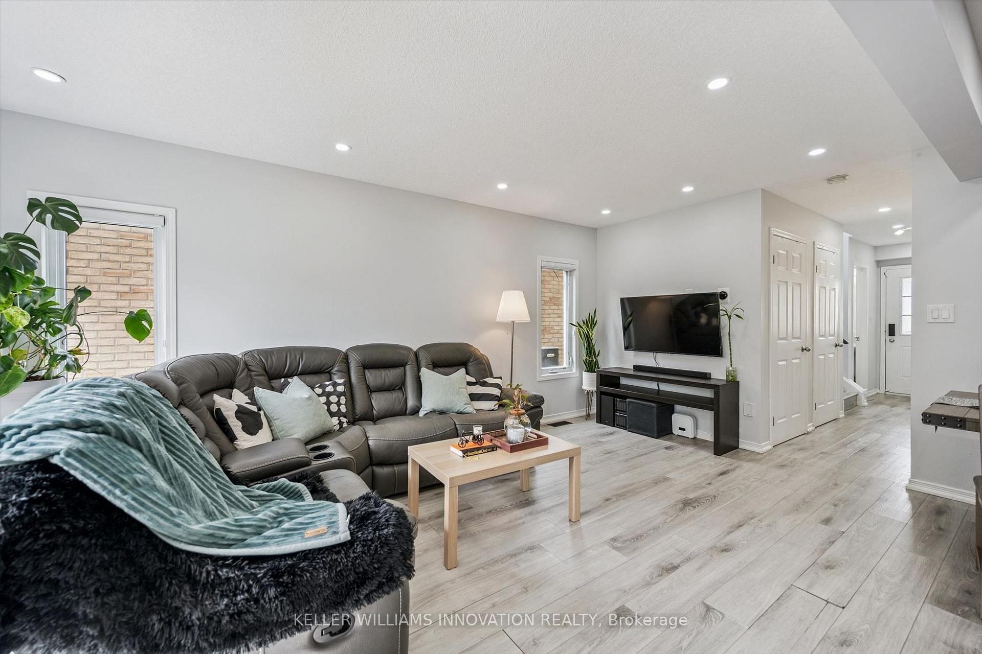Photo 7 of 81 Windale Crescent, Kitchener, Forest Hill — HOMEH
