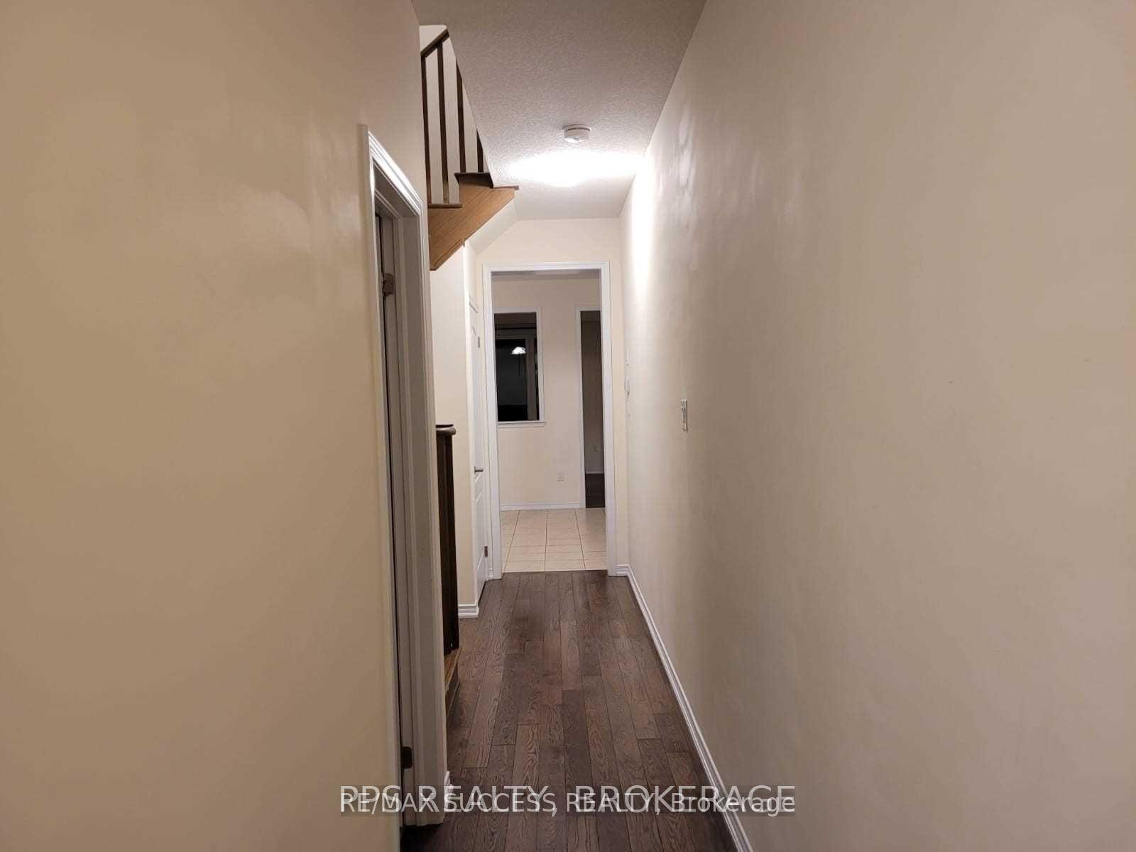 Photo 3 of 7916 Odell Crescent, Niagara Falls, Brown — HOMEH