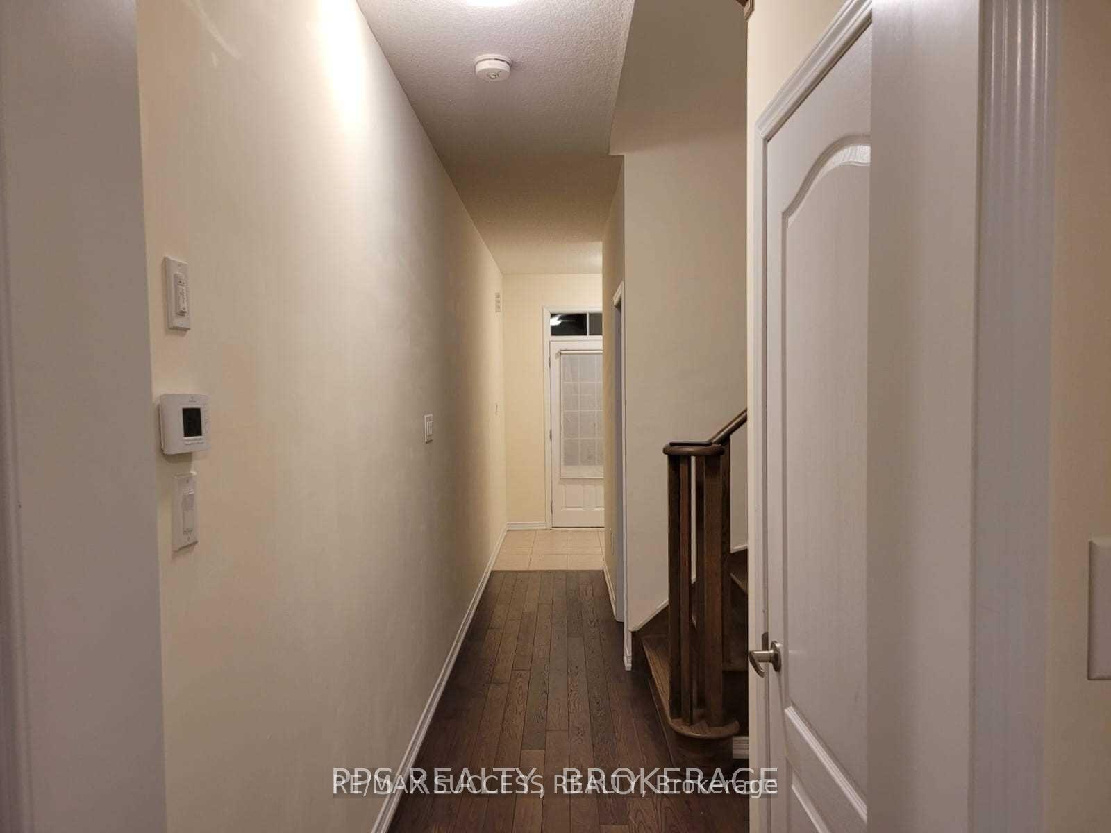 Photo 4 of 7916 Odell Crescent, Niagara Falls, Brown — HOMEH