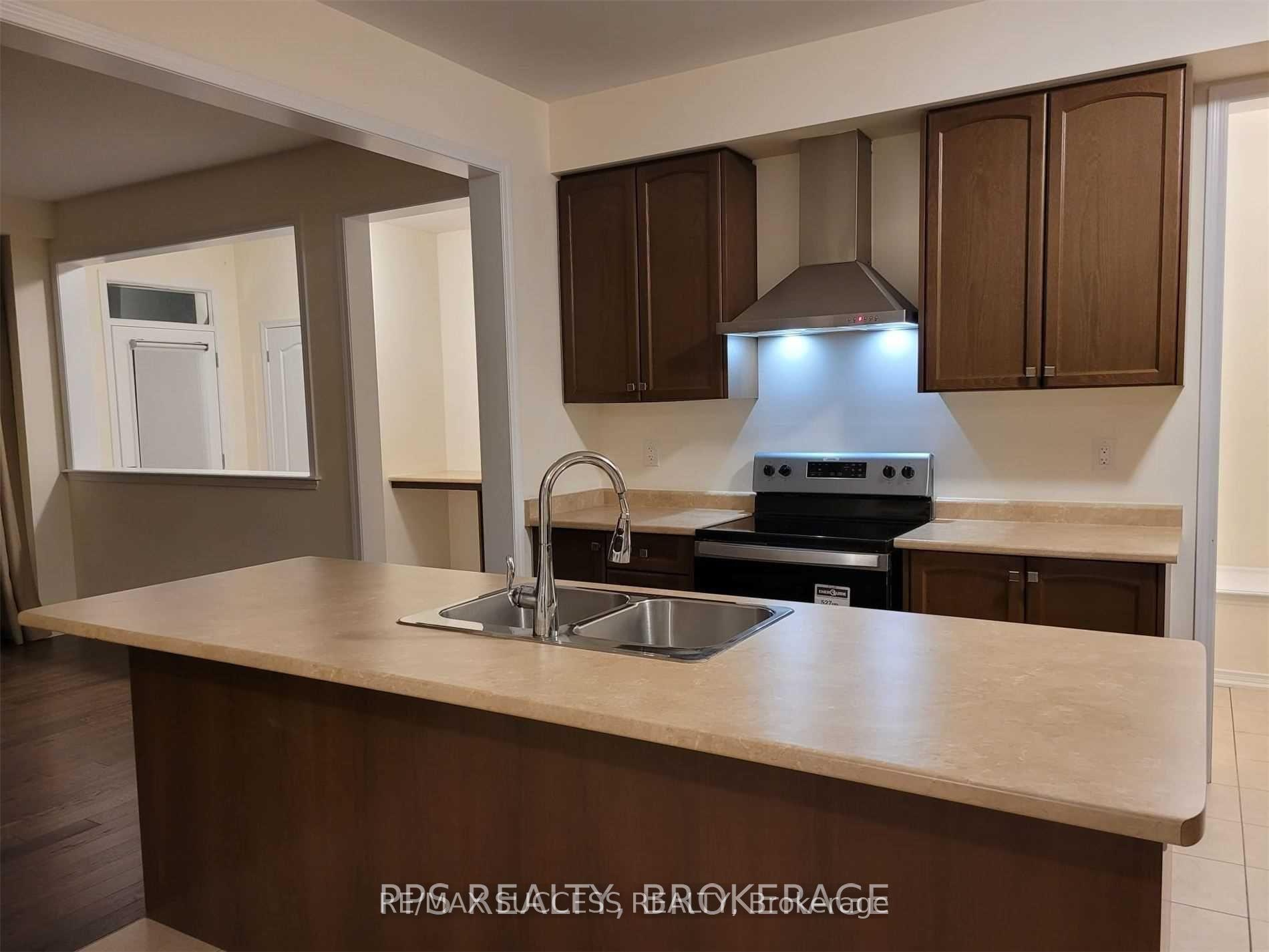 Photo 8 of 7916 Odell Crescent, Niagara Falls, Brown — HOMEH