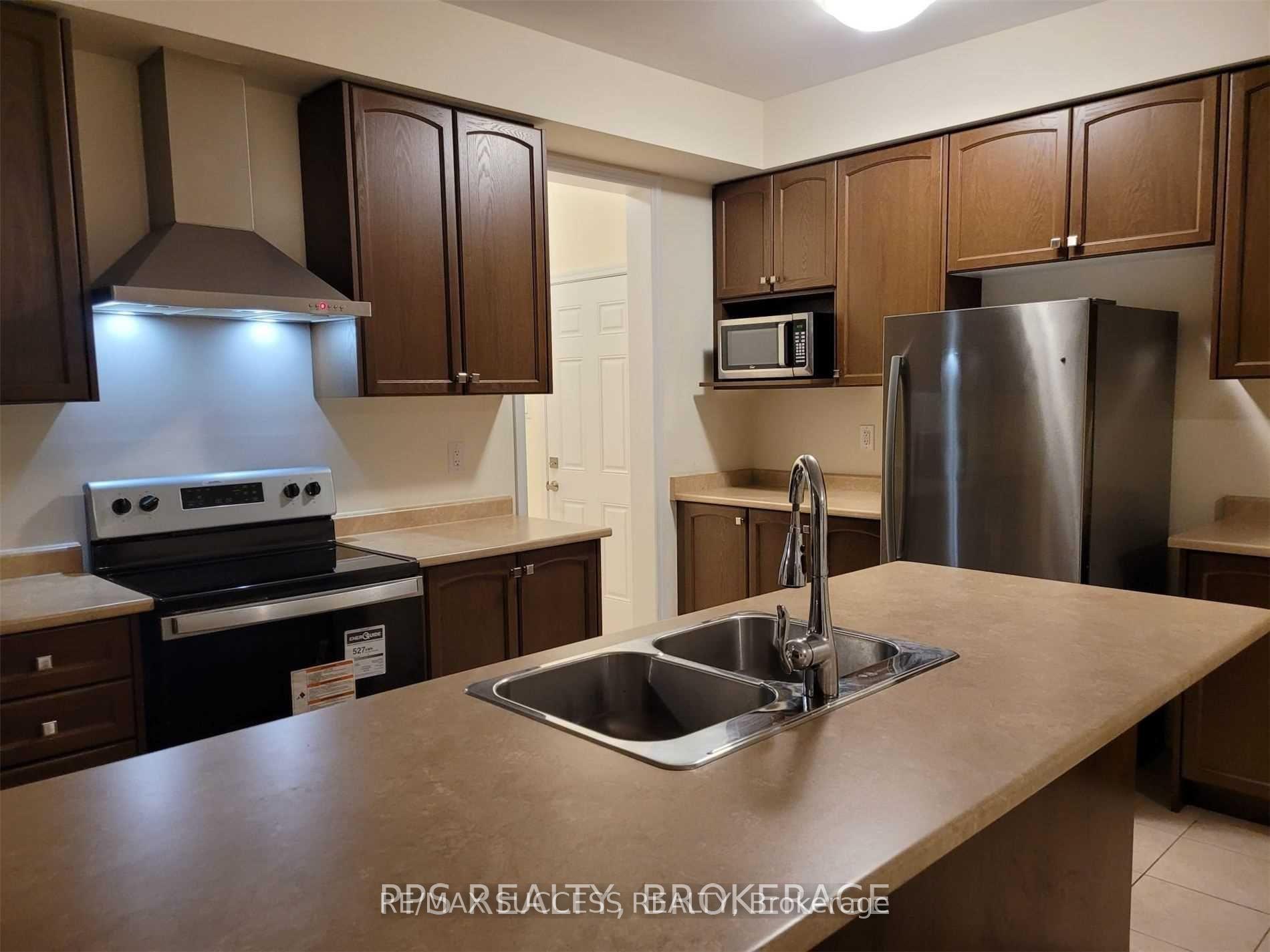 Photo 9 of 7916 Odell Crescent, Niagara Falls, Brown — HOMEH
