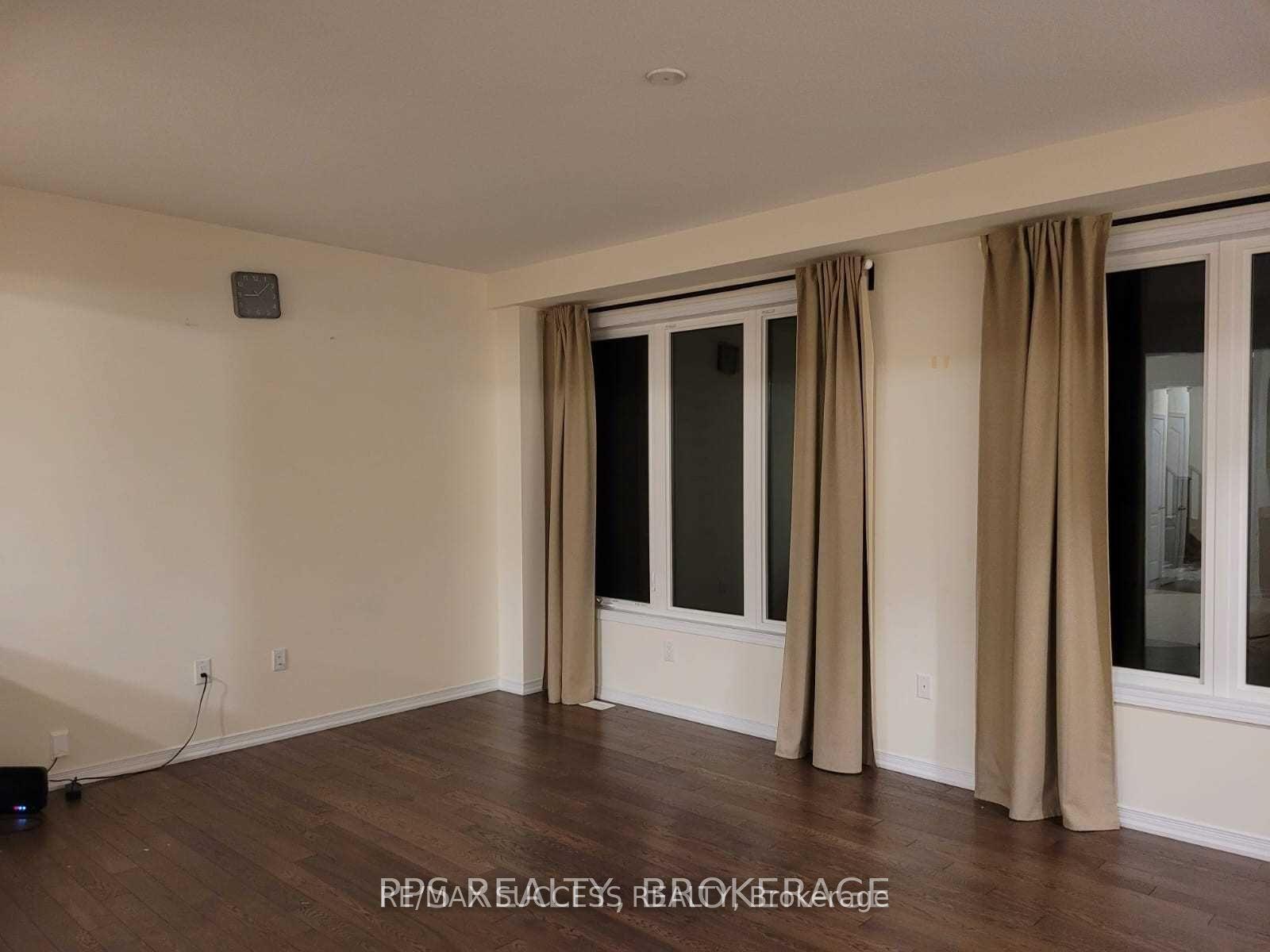 Photo 15 of 7916 Odell Crescent, Niagara Falls, Brown — HOMEH