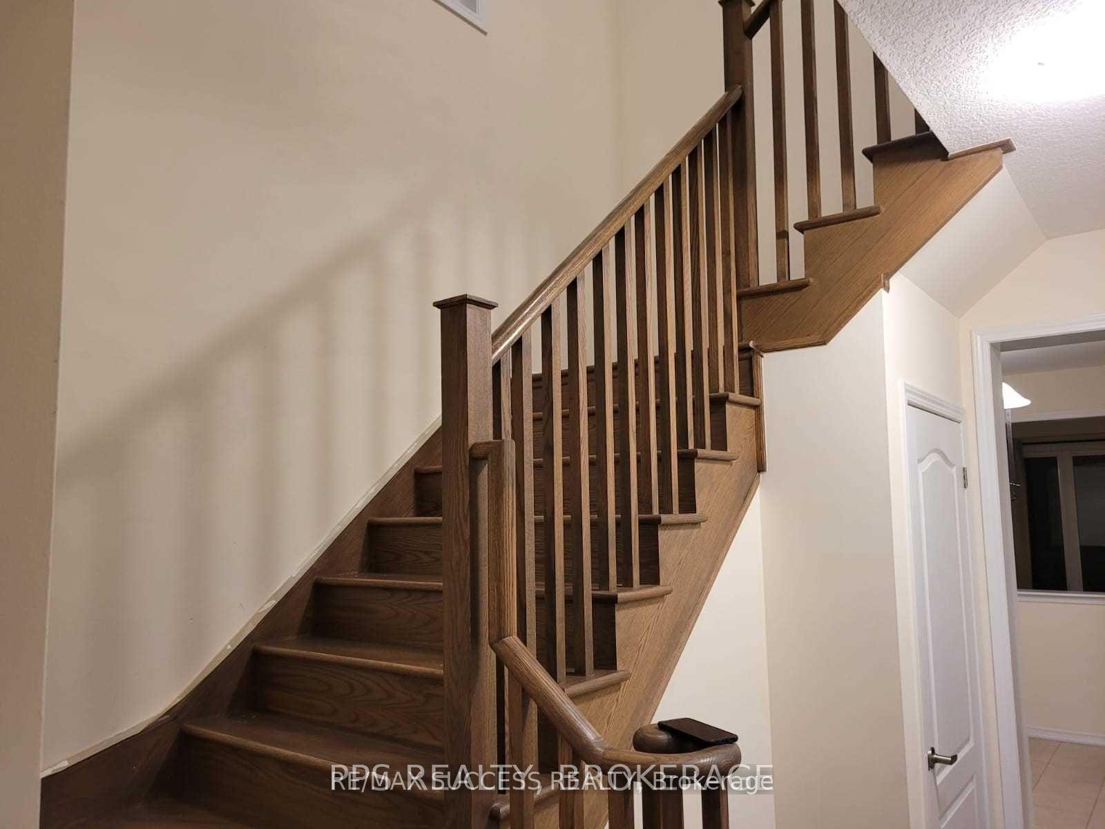 Photo 22 of 7916 Odell Crescent, Niagara Falls, Brown — HOMEH