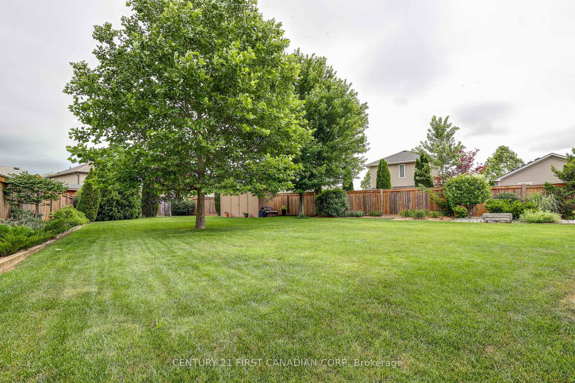 Photo 6 of 26 Cardinal Court, St. Thomas — HOMEH