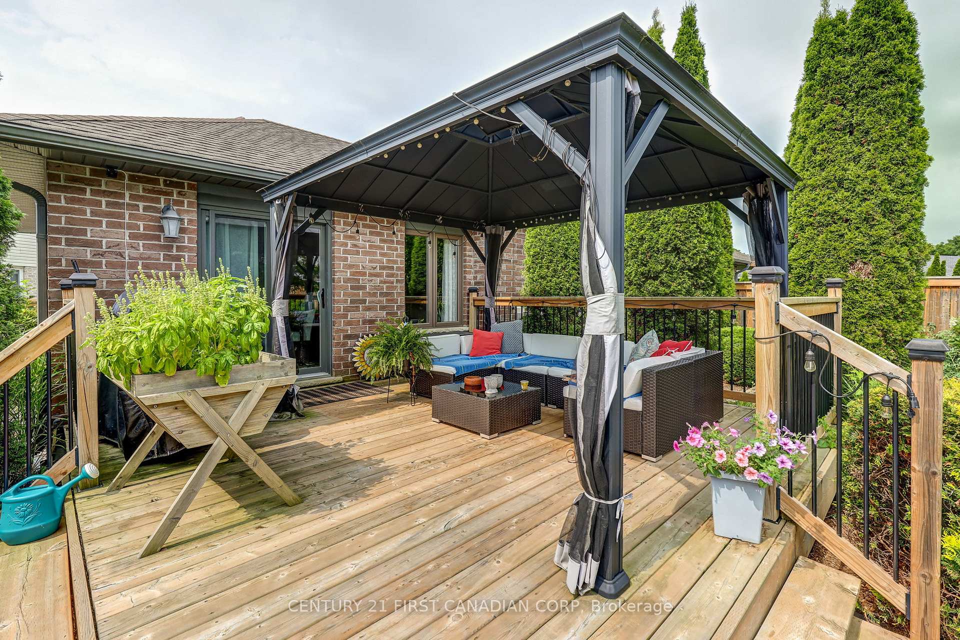 Photo 11 of 26 Cardinal Court, St. Thomas — HOMEH