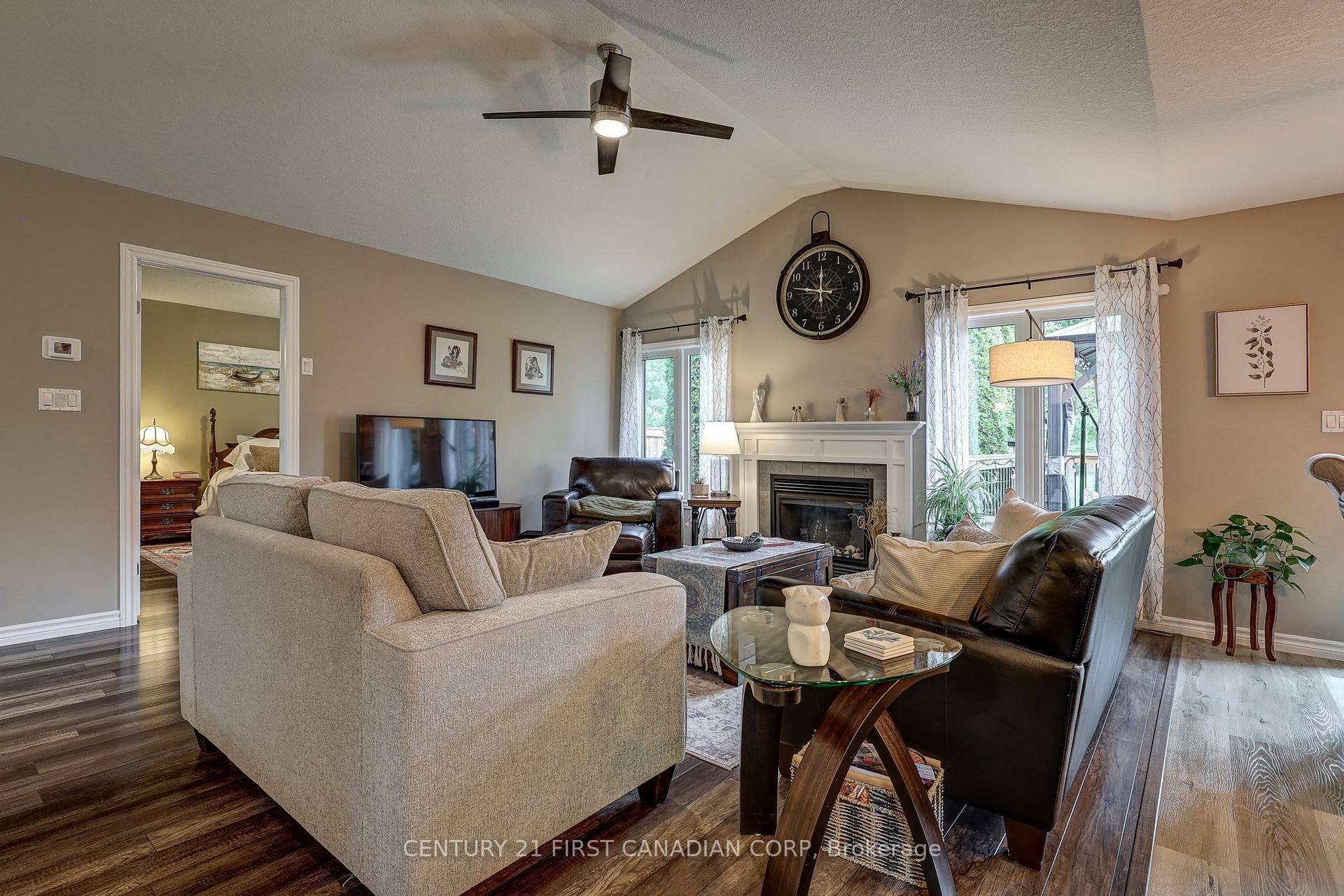 Photo 27 of 26 Cardinal Court, St. Thomas — HOMEH