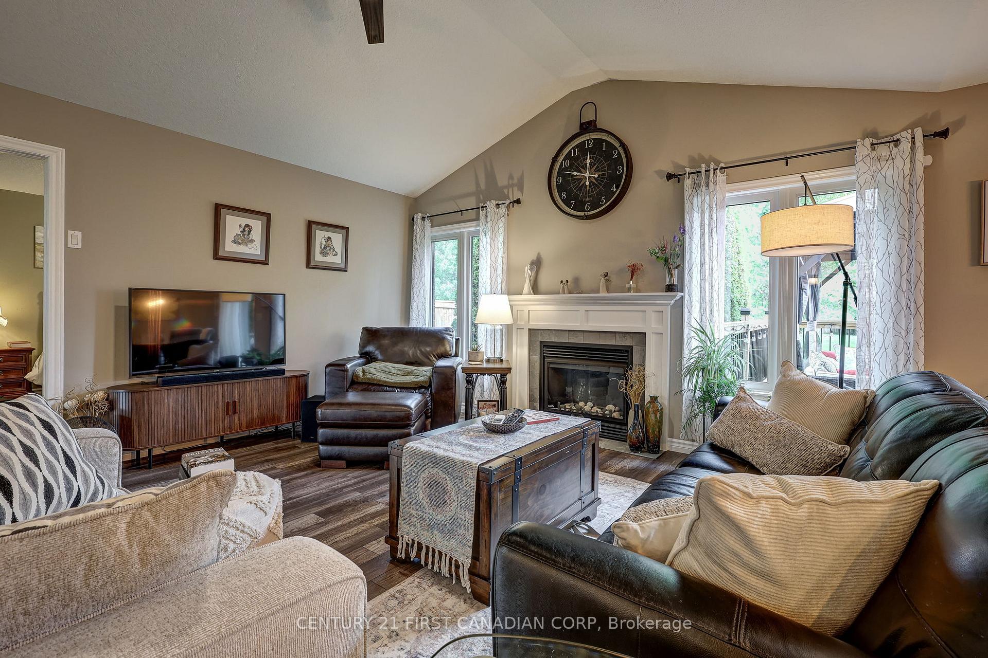 Photo 28 of 26 Cardinal Court, St. Thomas — HOMEH