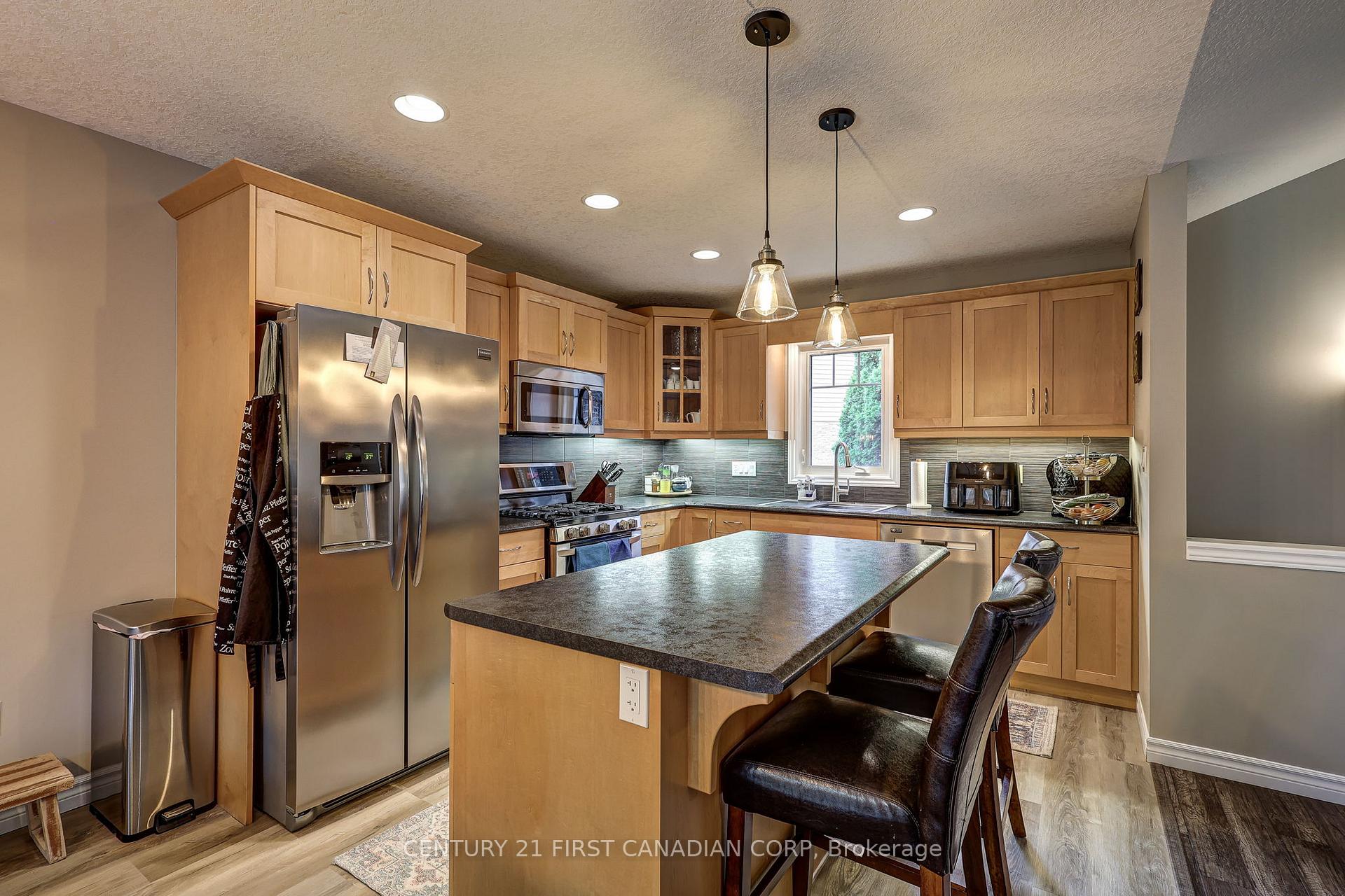 Photo 32 of 26 Cardinal Court, St. Thomas — HOMEH