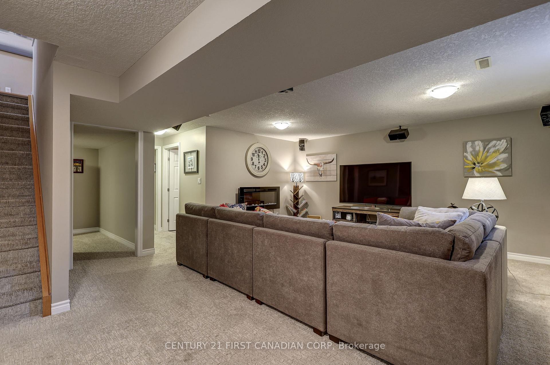 Photo 37 of 26 Cardinal Court, St. Thomas — HOMEH
