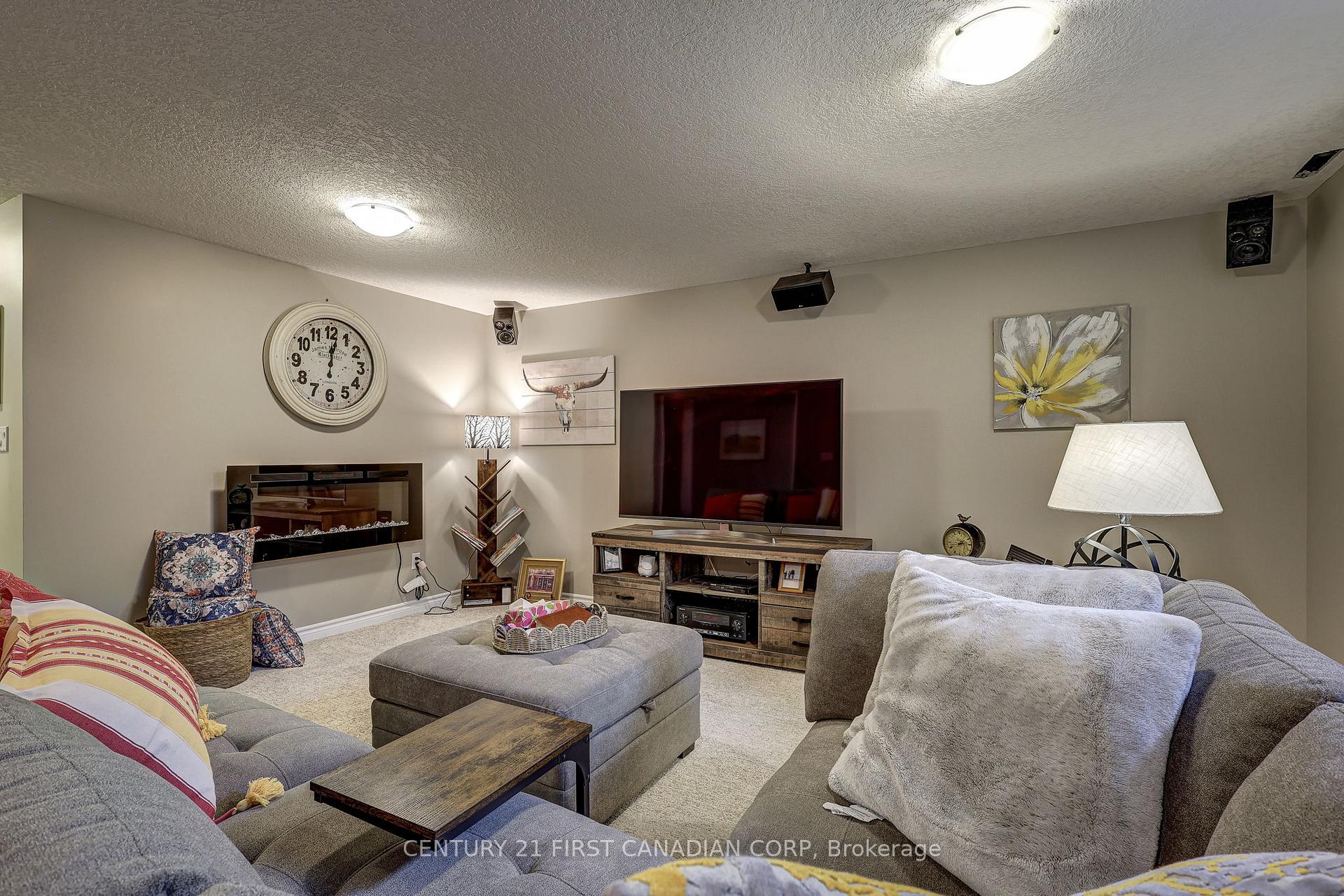 Photo 38 of 26 Cardinal Court, St. Thomas — HOMEH