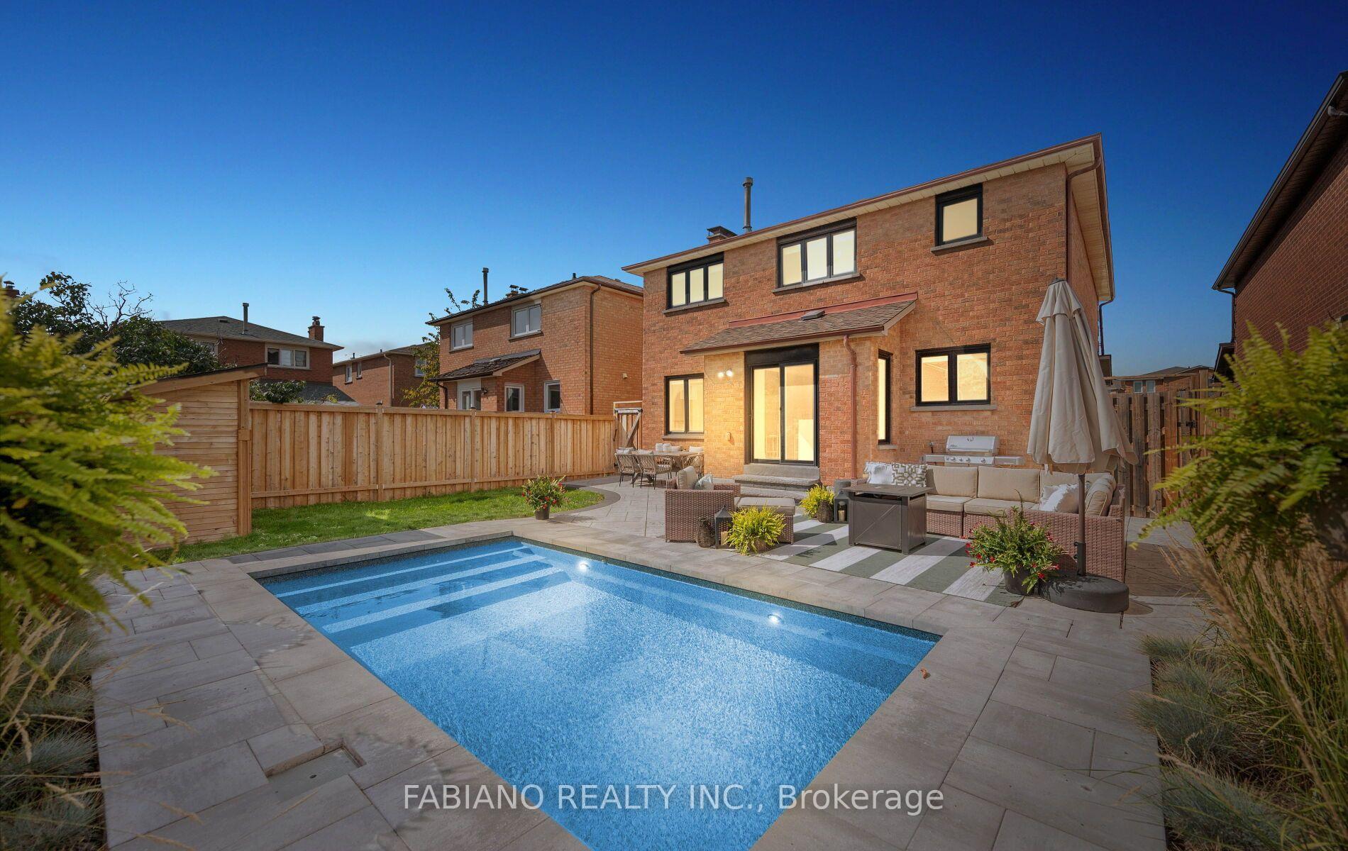 Photo 2 of 29 Diamond Street, Vaughan, West Woodbridge — HOMEH